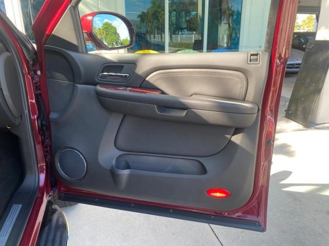 2007 Red E /Ebony/Ebony Cadillac Escalade EXT LOW MILES 13,852 1 OWNER 4WD (3GYFK62857G) with an 6.2L Vortec 1000 VVT V8 SFI Engine engine, Automatic transmission, located at 4701 North Dixie Hwy, Pompano Beach, FL, 33064, (954) 422-2889, 26.240938, -80.123474 - OUR WEBPAGE FLORIDACARS1.COM HAS OVER 100 PHOTOS AND FREE CARFAX LINK 2007 CADILLAC ESCALADE EXT VIN: 3GYFK62857G251462 3 G Y F K 6 2 8 5 7 G 2 5 1 4 6 2 SPORT PICKUP 6.2L V8 F GASOLINE 19 MPG ALL WHEEL DRIVE Features 20 Inch Plus Wheels 4WD/AWD A/C Seat(s) ABS Brakes Air Conditioning Alloy Wheels A - Photo#95