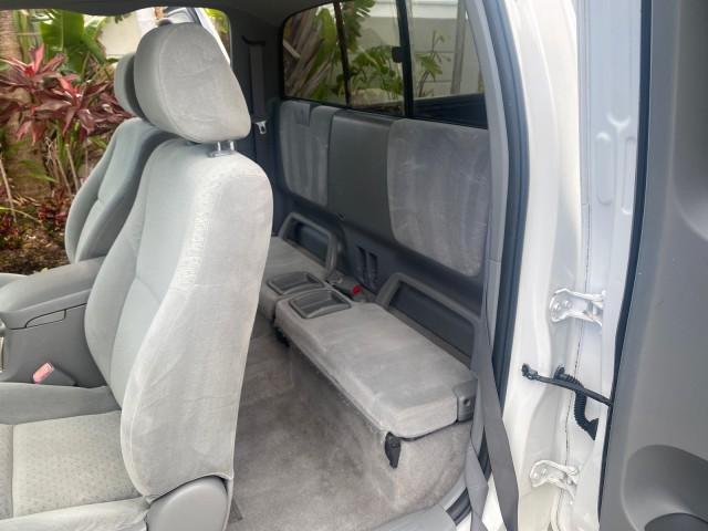 2005 Super White /Graphite Toyota Tacoma LOW MILES 58,735 X CAB (5TETX22N55Z) with an 2.7L DOHC EFI 16-Valve I4 VVT-i Engine engine, Automatic transmission, located at 4701 North Dixie Hwy, Pompano Beach, FL, 33064, (954) 422-2889, 26.240938, -80.123474 - OUR WEBPAGE FLORIDACARS1.COM HAS OVER 100 PHOTOS AND FREE CARFAX LINK 2005 TOYOTA TACOMA VIN: 5TETX22N55Z028901 5 T E T X 2 2 N 5 5 Z 0 2 8 9 0 1 CLUB CAB PICKUP 2.7L I4 F DOHC 16V GASOLINE 26 MPG REAR WHEEL DRIVE Features ABS Brakes AM/FM Stereo Automatic Transmission CD Audio Cloth Seats Cruise Co - Photo#14