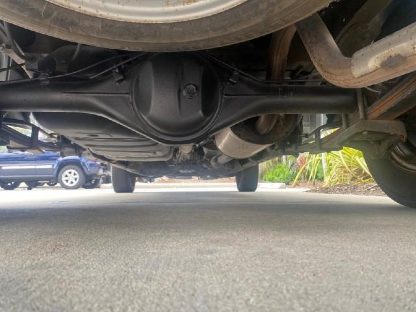 2005 Super White /Graphite Toyota Tacoma LOW MILES 58,735 X CAB (5TETX22N55Z) with an 2.7L DOHC EFI 16-Valve I4 VVT-i Engine engine, Automatic transmission, located at 4701 North Dixie Hwy, Pompano Beach, FL, 33064, (954) 422-2889, 26.240938, -80.123474 - OUR WEBPAGE FLORIDACARS1.COM HAS OVER 100 PHOTOS AND FREE CARFAX LINK 2005 TOYOTA TACOMA VIN: 5TETX22N55Z028901 5 T E T X 2 2 N 5 5 Z 0 2 8 9 0 1 CLUB CAB PICKUP 2.7L I4 F DOHC 16V GASOLINE 26 MPG REAR WHEEL DRIVE Features ABS Brakes AM/FM Stereo Automatic Transmission CD Audio Cloth Seats Cruise Co- Photo#22