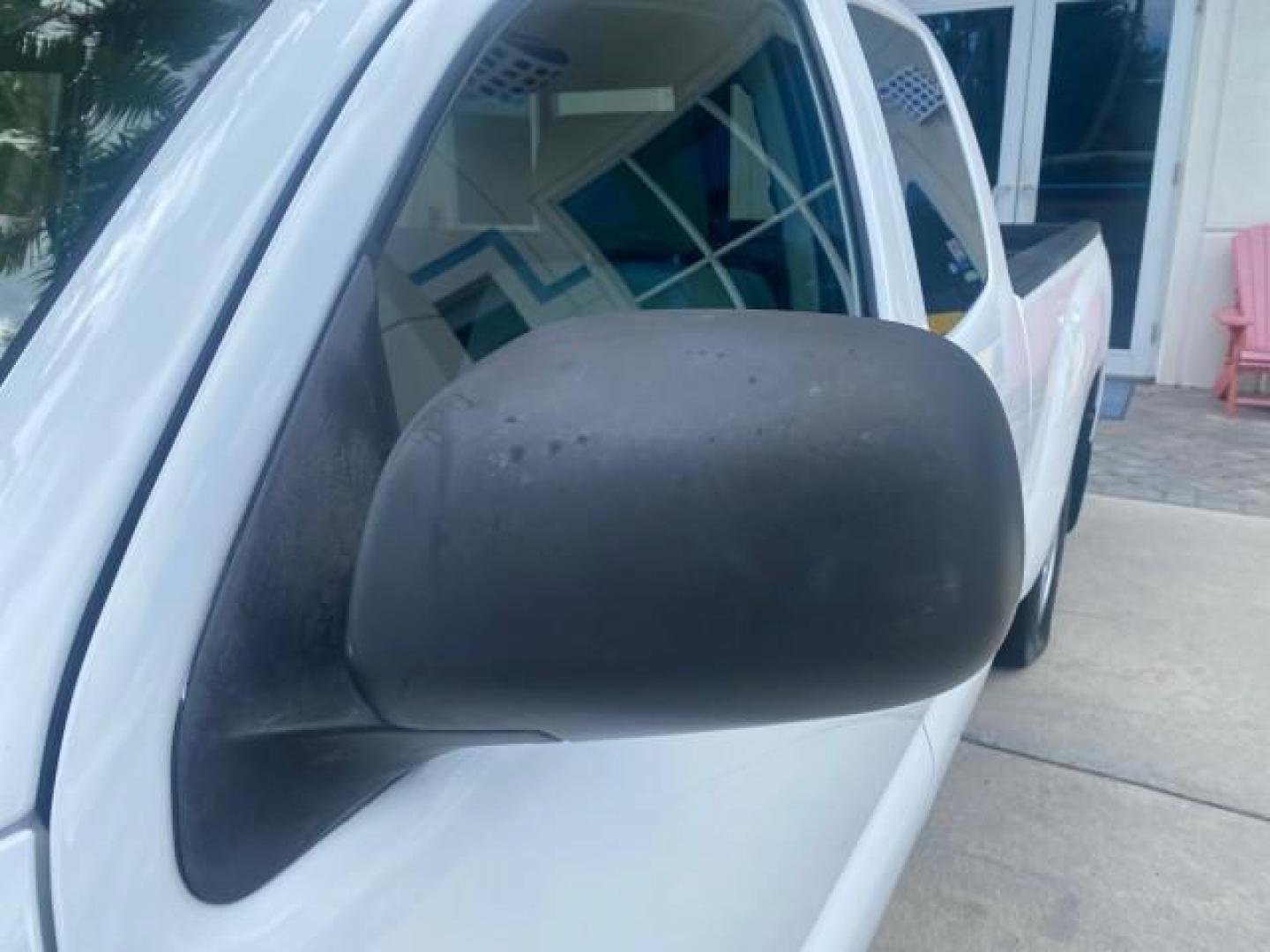 2005 Super White /Graphite Toyota Tacoma LOW MILES 58,735 X CAB (5TETX22N55Z) with an 2.7L DOHC EFI 16-Valve I4 VVT-i Engine engine, Automatic transmission, located at 4701 North Dixie Hwy, Pompano Beach, FL, 33064, (954) 422-2889, 26.240938, -80.123474 - OUR WEBPAGE FLORIDACARS1.COM HAS OVER 100 PHOTOS AND FREE CARFAX LINK 2005 TOYOTA TACOMA VIN: 5TETX22N55Z028901 5 T E T X 2 2 N 5 5 Z 0 2 8 9 0 1 CLUB CAB PICKUP 2.7L I4 F DOHC 16V GASOLINE 26 MPG REAR WHEEL DRIVE Features ABS Brakes AM/FM Stereo Automatic Transmission CD Audio Cloth Seats Cruise Co- Photo#41