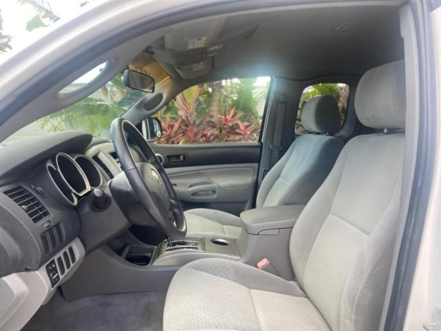 2005 Super White /Graphite Toyota Tacoma LOW MILES 58,735 X CAB (5TETX22N55Z) with an 2.7L DOHC EFI 16-Valve I4 VVT-i Engine engine, Automatic transmission, located at 4701 North Dixie Hwy, Pompano Beach, FL, 33064, (954) 422-2889, 26.240938, -80.123474 - OUR WEBPAGE FLORIDACARS1.COM HAS OVER 100 PHOTOS AND FREE CARFAX LINK 2005 TOYOTA TACOMA VIN: 5TETX22N55Z028901 5 T E T X 2 2 N 5 5 Z 0 2 8 9 0 1 CLUB CAB PICKUP 2.7L I4 F DOHC 16V GASOLINE 26 MPG REAR WHEEL DRIVE Features ABS Brakes AM/FM Stereo Automatic Transmission CD Audio Cloth Seats Cruise Co- Photo#45