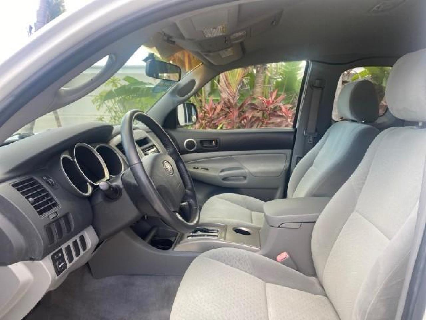 2005 Super White /Graphite Toyota Tacoma LOW MILES 58,735 X CAB (5TETX22N55Z) with an 2.7L DOHC EFI 16-Valve I4 VVT-i Engine engine, Automatic transmission, located at 4701 North Dixie Hwy, Pompano Beach, FL, 33064, (954) 422-2889, 26.240938, -80.123474 - OUR WEBPAGE FLORIDACARS1.COM HAS OVER 100 PHOTOS AND FREE CARFAX LINK 2005 TOYOTA TACOMA VIN: 5TETX22N55Z028901 5 T E T X 2 2 N 5 5 Z 0 2 8 9 0 1 CLUB CAB PICKUP 2.7L I4 F DOHC 16V GASOLINE 26 MPG REAR WHEEL DRIVE Features ABS Brakes AM/FM Stereo Automatic Transmission CD Audio Cloth Seats Cruise Co- Photo#46