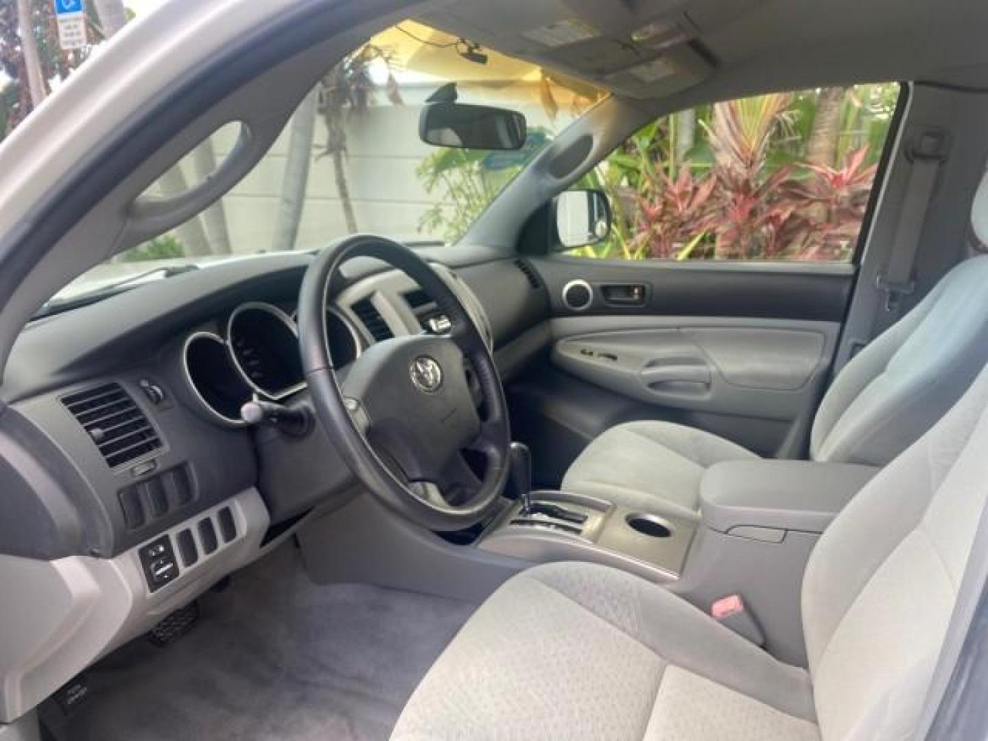 2005 Super White /Graphite Toyota Tacoma LOW MILES 58,735 X CAB (5TETX22N55Z) with an 2.7L DOHC EFI 16-Valve I4 VVT-i Engine engine, Automatic transmission, located at 4701 North Dixie Hwy, Pompano Beach, FL, 33064, (954) 422-2889, 26.240938, -80.123474 - OUR WEBPAGE FLORIDACARS1.COM HAS OVER 100 PHOTOS AND FREE CARFAX LINK 2005 TOYOTA TACOMA VIN: 5TETX22N55Z028901 5 T E T X 2 2 N 5 5 Z 0 2 8 9 0 1 CLUB CAB PICKUP 2.7L I4 F DOHC 16V GASOLINE 26 MPG REAR WHEEL DRIVE Features ABS Brakes AM/FM Stereo Automatic Transmission CD Audio Cloth Seats Cruise Co- Photo#47