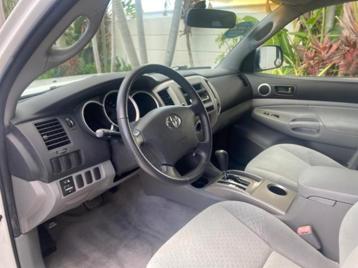 2005 Super White /Graphite Toyota Tacoma LOW MILES 58,735 X CAB (5TETX22N55Z) with an 2.7L DOHC EFI 16-Valve I4 VVT-i Engine engine, Automatic transmission, located at 4701 North Dixie Hwy, Pompano Beach, FL, 33064, (954) 422-2889, 26.240938, -80.123474 - OUR WEBPAGE FLORIDACARS1.COM HAS OVER 100 PHOTOS AND FREE CARFAX LINK 2005 TOYOTA TACOMA VIN: 5TETX22N55Z028901 5 T E T X 2 2 N 5 5 Z 0 2 8 9 0 1 CLUB CAB PICKUP 2.7L I4 F DOHC 16V GASOLINE 26 MPG REAR WHEEL DRIVE Features ABS Brakes AM/FM Stereo Automatic Transmission CD Audio Cloth Seats Cruise Co- Photo#48