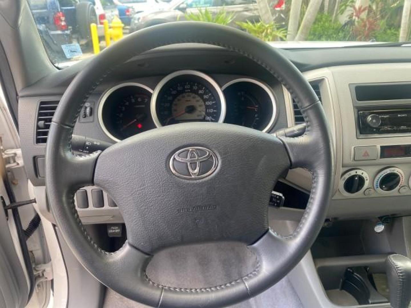 2005 Super White /Graphite Toyota Tacoma LOW MILES 58,735 X CAB (5TETX22N55Z) with an 2.7L DOHC EFI 16-Valve I4 VVT-i Engine engine, Automatic transmission, located at 4701 North Dixie Hwy, Pompano Beach, FL, 33064, (954) 422-2889, 26.240938, -80.123474 - OUR WEBPAGE FLORIDACARS1.COM HAS OVER 100 PHOTOS AND FREE CARFAX LINK 2005 TOYOTA TACOMA VIN: 5TETX22N55Z028901 5 T E T X 2 2 N 5 5 Z 0 2 8 9 0 1 CLUB CAB PICKUP 2.7L I4 F DOHC 16V GASOLINE 26 MPG REAR WHEEL DRIVE Features ABS Brakes AM/FM Stereo Automatic Transmission CD Audio Cloth Seats Cruise Co- Photo#50