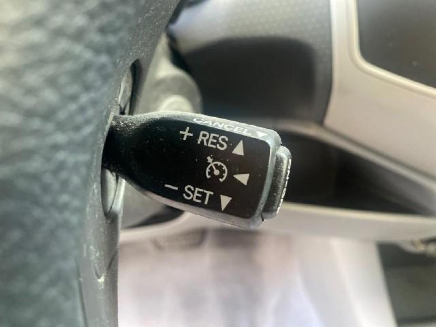 2005 Super White /Graphite Toyota Tacoma LOW MILES 58,735 X CAB (5TETX22N55Z) with an 2.7L DOHC EFI 16-Valve I4 VVT-i Engine engine, Automatic transmission, located at 4701 North Dixie Hwy, Pompano Beach, FL, 33064, (954) 422-2889, 26.240938, -80.123474 - OUR WEBPAGE FLORIDACARS1.COM HAS OVER 100 PHOTOS AND FREE CARFAX LINK 2005 TOYOTA TACOMA VIN: 5TETX22N55Z028901 5 T E T X 2 2 N 5 5 Z 0 2 8 9 0 1 CLUB CAB PICKUP 2.7L I4 F DOHC 16V GASOLINE 26 MPG REAR WHEEL DRIVE Features ABS Brakes AM/FM Stereo Automatic Transmission CD Audio Cloth Seats Cruise Co- Photo#56