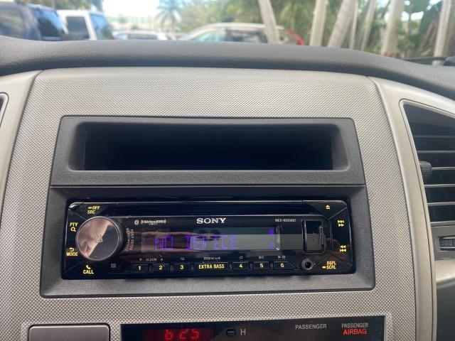 2005 Super White /Graphite Toyota Tacoma LOW MILES 58,735 X CAB (5TETX22N55Z) with an 2.7L DOHC EFI 16-Valve I4 VVT-i Engine engine, Automatic transmission, located at 4701 North Dixie Hwy, Pompano Beach, FL, 33064, (954) 422-2889, 26.240938, -80.123474 - OUR WEBPAGE FLORIDACARS1.COM HAS OVER 100 PHOTOS AND FREE CARFAX LINK 2005 TOYOTA TACOMA VIN: 5TETX22N55Z028901 5 T E T X 2 2 N 5 5 Z 0 2 8 9 0 1 CLUB CAB PICKUP 2.7L I4 F DOHC 16V GASOLINE 26 MPG REAR WHEEL DRIVE Features ABS Brakes AM/FM Stereo Automatic Transmission CD Audio Cloth Seats Cruise Co - Photo#59