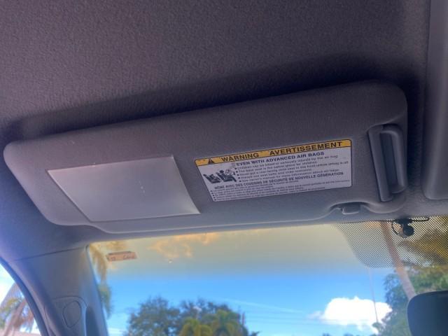 2005 Super White /Graphite Toyota Tacoma LOW MILES 58,735 X CAB (5TETX22N55Z) with an 2.7L DOHC EFI 16-Valve I4 VVT-i Engine engine, Automatic transmission, located at 4701 North Dixie Hwy, Pompano Beach, FL, 33064, (954) 422-2889, 26.240938, -80.123474 - OUR WEBPAGE FLORIDACARS1.COM HAS OVER 100 PHOTOS AND FREE CARFAX LINK 2005 TOYOTA TACOMA VIN: 5TETX22N55Z028901 5 T E T X 2 2 N 5 5 Z 0 2 8 9 0 1 CLUB CAB PICKUP 2.7L I4 F DOHC 16V GASOLINE 26 MPG REAR WHEEL DRIVE Features ABS Brakes AM/FM Stereo Automatic Transmission CD Audio Cloth Seats Cruise Co - Photo#65