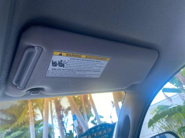 2005 Super White /Graphite Toyota Tacoma LOW MILES 58,735 X CAB (5TETX22N55Z) with an 2.7L DOHC EFI 16-Valve I4 VVT-i Engine engine, Automatic transmission, located at 4701 North Dixie Hwy, Pompano Beach, FL, 33064, (954) 422-2889, 26.240938, -80.123474 - OUR WEBPAGE FLORIDACARS1.COM HAS OVER 100 PHOTOS AND FREE CARFAX LINK 2005 TOYOTA TACOMA VIN: 5TETX22N55Z028901 5 T E T X 2 2 N 5 5 Z 0 2 8 9 0 1 CLUB CAB PICKUP 2.7L I4 F DOHC 16V GASOLINE 26 MPG REAR WHEEL DRIVE Features ABS Brakes AM/FM Stereo Automatic Transmission CD Audio Cloth Seats Cruise Co - Photo#67