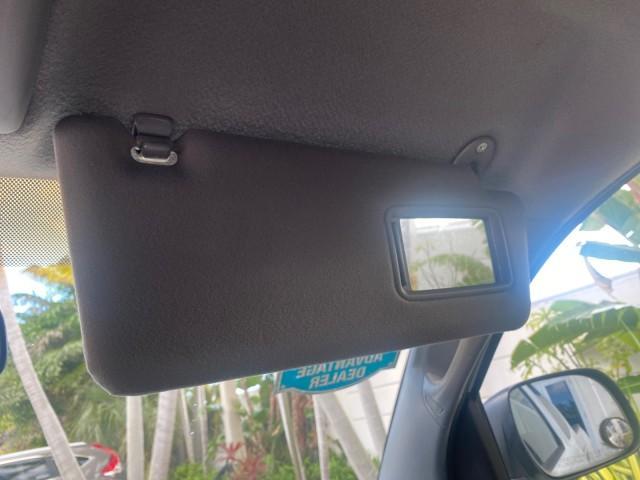 2005 Super White /Graphite Toyota Tacoma LOW MILES 58,735 X CAB (5TETX22N55Z) with an 2.7L DOHC EFI 16-Valve I4 VVT-i Engine engine, Automatic transmission, located at 4701 North Dixie Hwy, Pompano Beach, FL, 33064, (954) 422-2889, 26.240938, -80.123474 - OUR WEBPAGE FLORIDACARS1.COM HAS OVER 100 PHOTOS AND FREE CARFAX LINK 2005 TOYOTA TACOMA VIN: 5TETX22N55Z028901 5 T E T X 2 2 N 5 5 Z 0 2 8 9 0 1 CLUB CAB PICKUP 2.7L I4 F DOHC 16V GASOLINE 26 MPG REAR WHEEL DRIVE Features ABS Brakes AM/FM Stereo Automatic Transmission CD Audio Cloth Seats Cruise Co - Photo#68