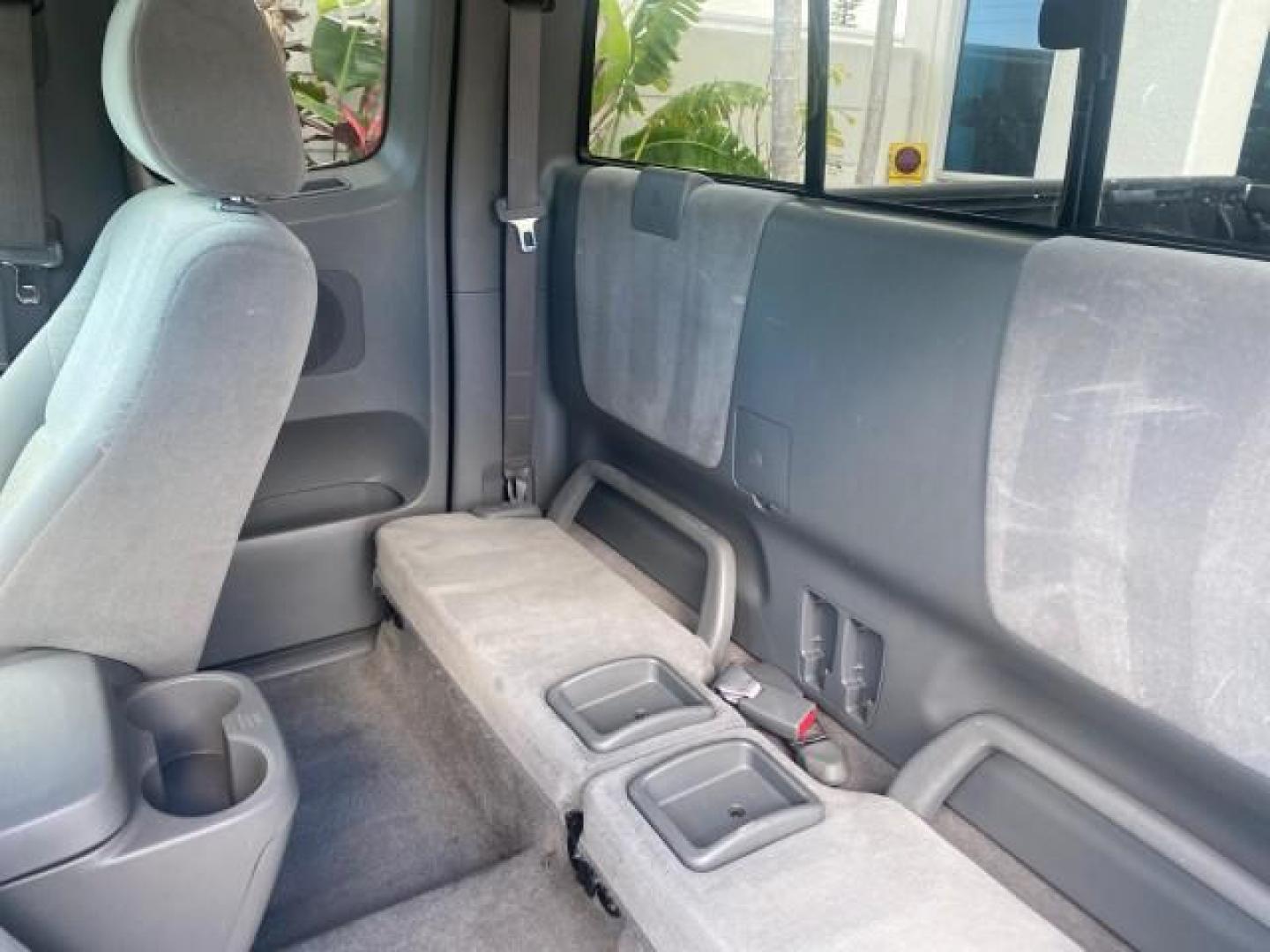 2005 Super White /Graphite Toyota Tacoma LOW MILES 58,735 X CAB (5TETX22N55Z) with an 2.7L DOHC EFI 16-Valve I4 VVT-i Engine engine, Automatic transmission, located at 4701 North Dixie Hwy, Pompano Beach, FL, 33064, (954) 422-2889, 26.240938, -80.123474 - OUR WEBPAGE FLORIDACARS1.COM HAS OVER 100 PHOTOS AND FREE CARFAX LINK 2005 TOYOTA TACOMA VIN: 5TETX22N55Z028901 5 T E T X 2 2 N 5 5 Z 0 2 8 9 0 1 CLUB CAB PICKUP 2.7L I4 F DOHC 16V GASOLINE 26 MPG REAR WHEEL DRIVE Features ABS Brakes AM/FM Stereo Automatic Transmission CD Audio Cloth Seats Cruise Co- Photo#76