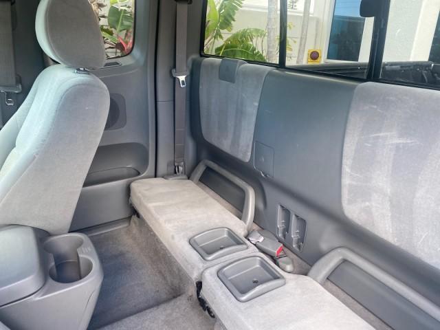 2005 Super White /Graphite Toyota Tacoma LOW MILES 58,735 X CAB (5TETX22N55Z) with an 2.7L DOHC EFI 16-Valve I4 VVT-i Engine engine, Automatic transmission, located at 4701 North Dixie Hwy, Pompano Beach, FL, 33064, (954) 422-2889, 26.240938, -80.123474 - OUR WEBPAGE FLORIDACARS1.COM HAS OVER 100 PHOTOS AND FREE CARFAX LINK 2005 TOYOTA TACOMA VIN: 5TETX22N55Z028901 5 T E T X 2 2 N 5 5 Z 0 2 8 9 0 1 CLUB CAB PICKUP 2.7L I4 F DOHC 16V GASOLINE 26 MPG REAR WHEEL DRIVE Features ABS Brakes AM/FM Stereo Automatic Transmission CD Audio Cloth Seats Cruise Co - Photo#76