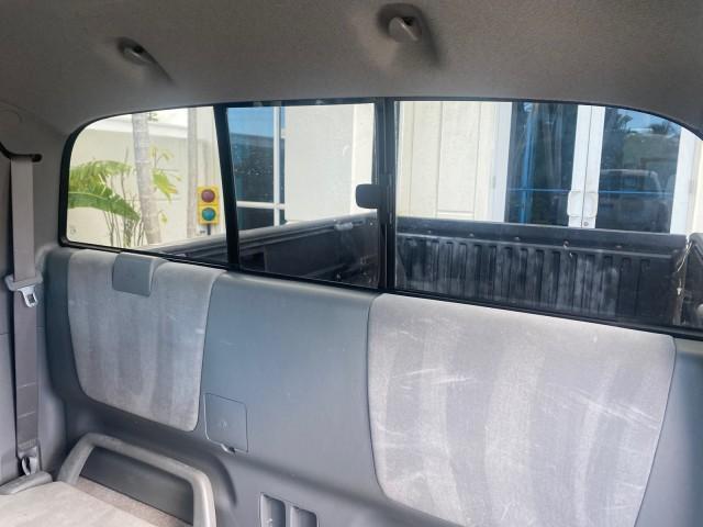 2005 Super White /Graphite Toyota Tacoma LOW MILES 58,735 X CAB (5TETX22N55Z) with an 2.7L DOHC EFI 16-Valve I4 VVT-i Engine engine, Automatic transmission, located at 4701 North Dixie Hwy, Pompano Beach, FL, 33064, (954) 422-2889, 26.240938, -80.123474 - OUR WEBPAGE FLORIDACARS1.COM HAS OVER 100 PHOTOS AND FREE CARFAX LINK 2005 TOYOTA TACOMA VIN: 5TETX22N55Z028901 5 T E T X 2 2 N 5 5 Z 0 2 8 9 0 1 CLUB CAB PICKUP 2.7L I4 F DOHC 16V GASOLINE 26 MPG REAR WHEEL DRIVE Features ABS Brakes AM/FM Stereo Automatic Transmission CD Audio Cloth Seats Cruise Co - Photo#77