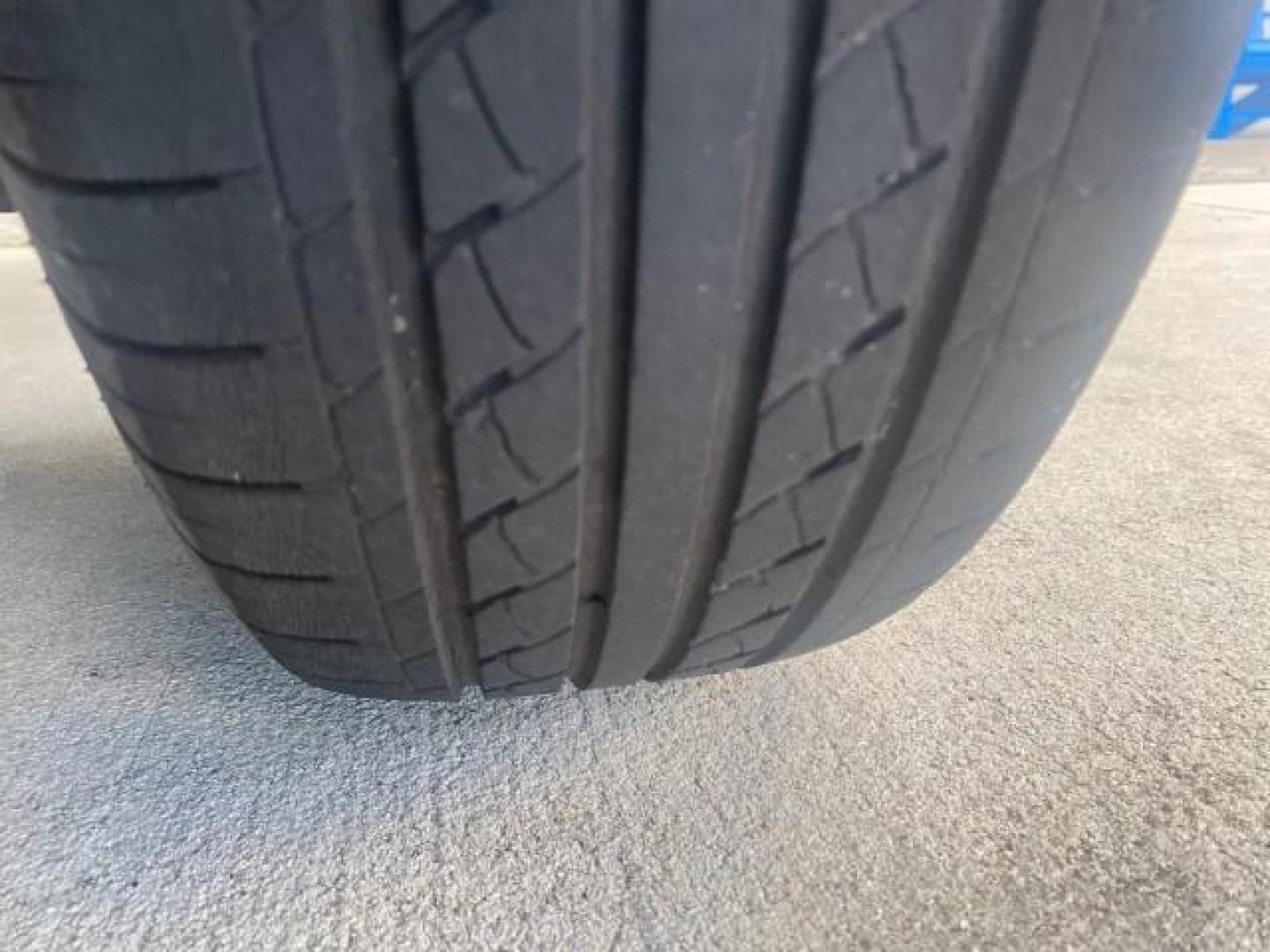 2005 Super White /Graphite Toyota Tacoma LOW MILES 58,735 X CAB (5TETX22N55Z) with an 2.7L DOHC EFI 16-Valve I4 VVT-i Engine engine, Automatic transmission, located at 4701 North Dixie Hwy, Pompano Beach, FL, 33064, (954) 422-2889, 26.240938, -80.123474 - OUR WEBPAGE FLORIDACARS1.COM HAS OVER 100 PHOTOS AND FREE CARFAX LINK 2005 TOYOTA TACOMA VIN: 5TETX22N55Z028901 5 T E T X 2 2 N 5 5 Z 0 2 8 9 0 1 CLUB CAB PICKUP 2.7L I4 F DOHC 16V GASOLINE 26 MPG REAR WHEEL DRIVE Features ABS Brakes AM/FM Stereo Automatic Transmission CD Audio Cloth Seats Cruise Co- Photo#87