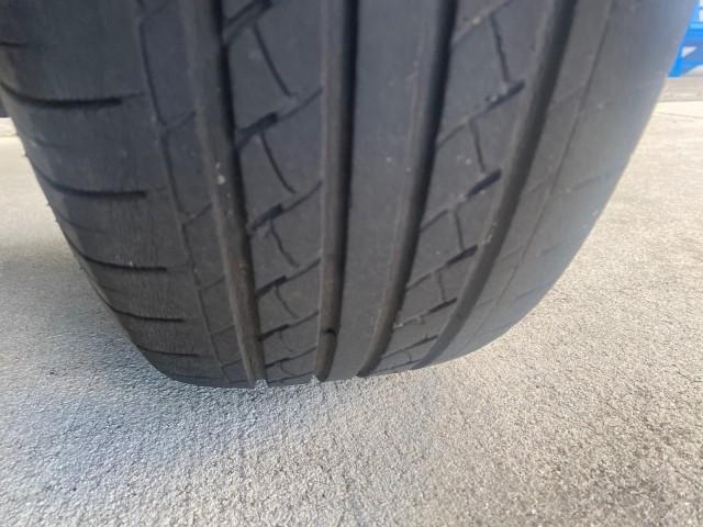 2005 Super White /Graphite Toyota Tacoma LOW MILES 58,735 X CAB (5TETX22N55Z) with an 2.7L DOHC EFI 16-Valve I4 VVT-i Engine engine, Automatic transmission, located at 4701 North Dixie Hwy, Pompano Beach, FL, 33064, (954) 422-2889, 26.240938, -80.123474 - OUR WEBPAGE FLORIDACARS1.COM HAS OVER 100 PHOTOS AND FREE CARFAX LINK 2005 TOYOTA TACOMA VIN: 5TETX22N55Z028901 5 T E T X 2 2 N 5 5 Z 0 2 8 9 0 1 CLUB CAB PICKUP 2.7L I4 F DOHC 16V GASOLINE 26 MPG REAR WHEEL DRIVE Features ABS Brakes AM/FM Stereo Automatic Transmission CD Audio Cloth Seats Cruise Co - Photo#87