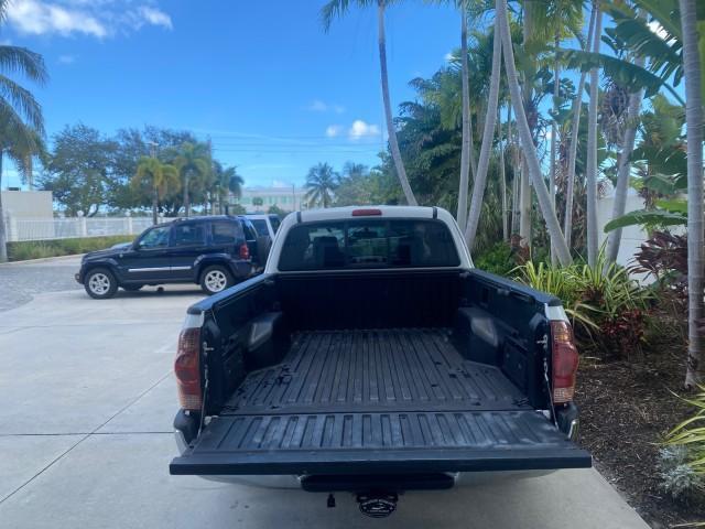 2005 Super White /Graphite Toyota Tacoma LOW MILES 58,735 X CAB (5TETX22N55Z) with an 2.7L DOHC EFI 16-Valve I4 VVT-i Engine engine, Automatic transmission, located at 4701 North Dixie Hwy, Pompano Beach, FL, 33064, (954) 422-2889, 26.240938, -80.123474 - OUR WEBPAGE FLORIDACARS1.COM HAS OVER 100 PHOTOS AND FREE CARFAX LINK 2005 TOYOTA TACOMA VIN: 5TETX22N55Z028901 5 T E T X 2 2 N 5 5 Z 0 2 8 9 0 1 CLUB CAB PICKUP 2.7L I4 F DOHC 16V GASOLINE 26 MPG REAR WHEEL DRIVE Features ABS Brakes AM/FM Stereo Automatic Transmission CD Audio Cloth Seats Cruise Co - Photo#93