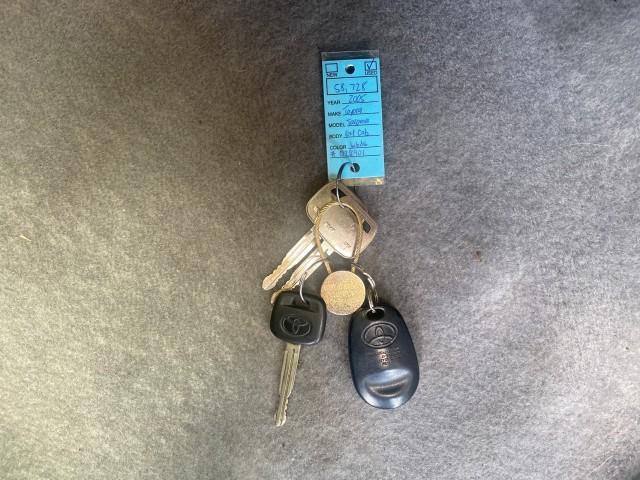 2005 Super White /Graphite Toyota Tacoma LOW MILES 58,735 X CAB (5TETX22N55Z) with an 2.7L DOHC EFI 16-Valve I4 VVT-i Engine engine, Automatic transmission, located at 4701 North Dixie Hwy, Pompano Beach, FL, 33064, (954) 422-2889, 26.240938, -80.123474 - OUR WEBPAGE FLORIDACARS1.COM HAS OVER 100 PHOTOS AND FREE CARFAX LINK 2005 TOYOTA TACOMA VIN: 5TETX22N55Z028901 5 T E T X 2 2 N 5 5 Z 0 2 8 9 0 1 CLUB CAB PICKUP 2.7L I4 F DOHC 16V GASOLINE 26 MPG REAR WHEEL DRIVE Features ABS Brakes AM/FM Stereo Automatic Transmission CD Audio Cloth Seats Cruise Co - Photo#23