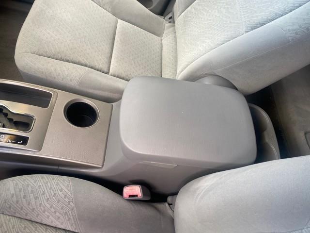 2005 Super White /Graphite Toyota Tacoma LOW MILES 58,735 X CAB (5TETX22N55Z) with an 2.7L DOHC EFI 16-Valve I4 VVT-i Engine engine, Automatic transmission, located at 4701 North Dixie Hwy, Pompano Beach, FL, 33064, (954) 422-2889, 26.240938, -80.123474 - OUR WEBPAGE FLORIDACARS1.COM HAS OVER 100 PHOTOS AND FREE CARFAX LINK 2005 TOYOTA TACOMA VIN: 5TETX22N55Z028901 5 T E T X 2 2 N 5 5 Z 0 2 8 9 0 1 CLUB CAB PICKUP 2.7L I4 F DOHC 16V GASOLINE 26 MPG REAR WHEEL DRIVE Features ABS Brakes AM/FM Stereo Automatic Transmission CD Audio Cloth Seats Cruise Co - Photo#70