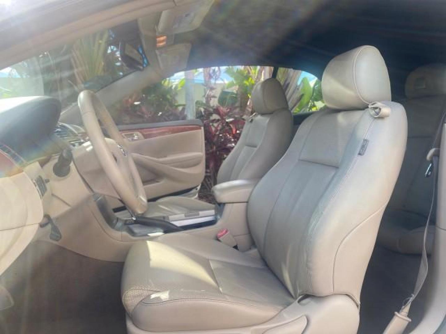 2007 Blizzard Pearl /Ivory Toyota Camry Solara SLE LOW MILES 59,911 SOFT TOP (4T1FA38P07U) with an 3.3L DOHC SMPI VVT-i 24-Valve V6 Engine engine, Automatic transmission, located at 4701 North Dixie Hwy, Pompano Beach, FL, 33064, (954) 422-2889, 26.240938, -80.123474 - OUR WEBPAGE FLORIDACARS1.COM HAS OVER 100 PHOTOS AND FREE CARFAX LINK 2007 TOYOTA CAMRY SOLARA SLE V6 VIN: 4T1FA38P07U119420 4 T 1 F A 3 8 P 0 7 U 1 1 9 4 2 0 CONVERTIBLE 3.3L V6 F DOHC 24V GASOLINE 29 MPG FRONT WHEEL DRIVE Features ABS Brakes Air Conditioning Alloy Wheels AM/FM Stereo Automatic Tra - Photo#10