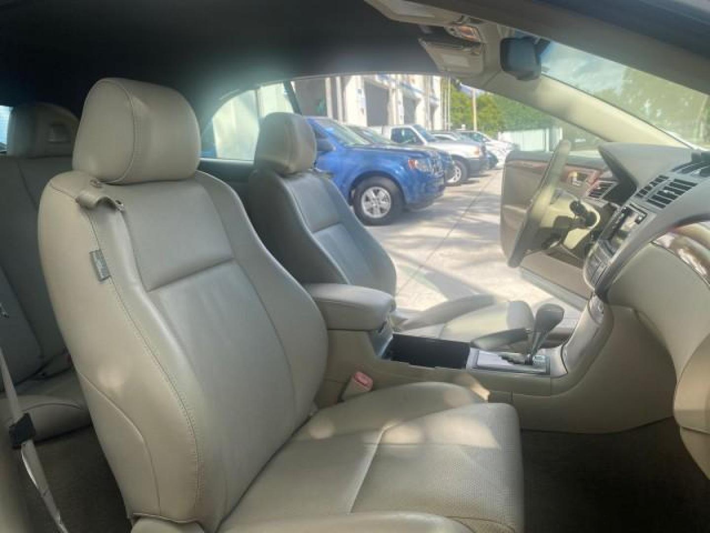 2007 Blizzard Pearl /Ivory Toyota Camry Solara SLE LOW MILES 59,911 SOFT TOP (4T1FA38P07U) with an 3.3L DOHC SMPI VVT-i 24-Valve V6 Engine engine, Automatic transmission, located at 4701 North Dixie Hwy, Pompano Beach, FL, 33064, (954) 422-2889, 26.240938, -80.123474 - OUR WEBPAGE FLORIDACARS1.COM HAS OVER 100 PHOTOS AND FREE CARFAX LINK 2007 TOYOTA CAMRY SOLARA SLE V6 VIN: 4T1FA38P07U119420 4 T 1 F A 3 8 P 0 7 U 1 1 9 4 2 0 CONVERTIBLE 3.3L V6 F DOHC 24V GASOLINE 29 MPG FRONT WHEEL DRIVE Features ABS Brakes Air Conditioning Alloy Wheels AM/FM Stereo Automatic Tra - Photo#12