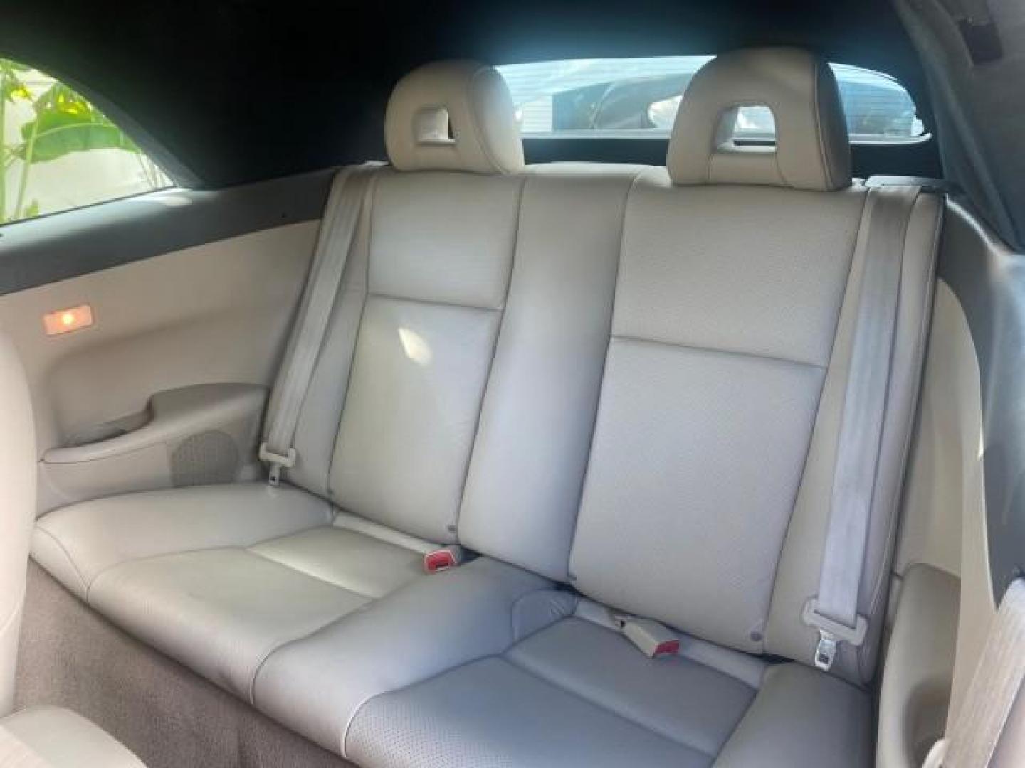 2007 Blizzard Pearl /Ivory Toyota Camry Solara SLE LOW MILES 59,911 SOFT TOP (4T1FA38P07U) with an 3.3L DOHC SMPI VVT-i 24-Valve V6 Engine engine, Automatic transmission, located at 4701 North Dixie Hwy, Pompano Beach, FL, 33064, (954) 422-2889, 26.240938, -80.123474 - OUR WEBPAGE FLORIDACARS1.COM HAS OVER 100 PHOTOS AND FREE CARFAX LINK 2007 TOYOTA CAMRY SOLARA SLE V6 VIN: 4T1FA38P07U119420 4 T 1 F A 3 8 P 0 7 U 1 1 9 4 2 0 CONVERTIBLE 3.3L V6 F DOHC 24V GASOLINE 29 MPG FRONT WHEEL DRIVE Features ABS Brakes Air Conditioning Alloy Wheels AM/FM Stereo Automatic Tra - Photo#14