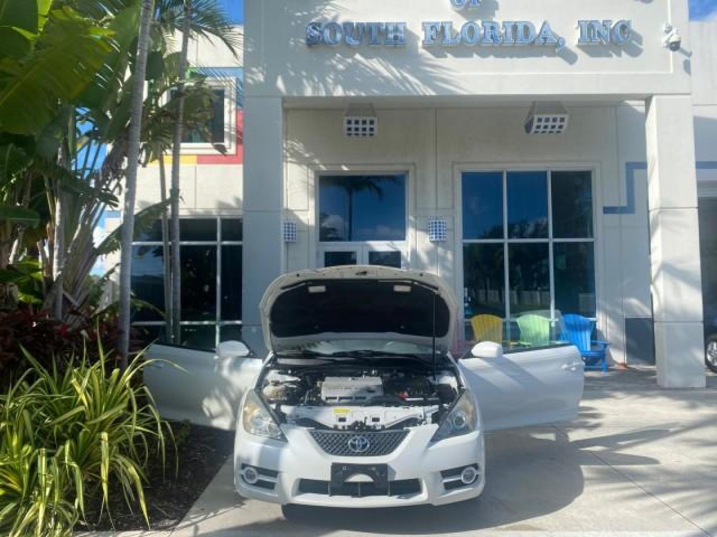 2007 Blizzard Pearl /Ivory Toyota Camry Solara SLE LOW MILES 59,911 SOFT TOP (4T1FA38P07U) with an 3.3L DOHC SMPI VVT-i 24-Valve V6 Engine engine, Automatic transmission, located at 4701 North Dixie Hwy, Pompano Beach, FL, 33064, (954) 422-2889, 26.240938, -80.123474 - OUR WEBPAGE FLORIDACARS1.COM HAS OVER 100 PHOTOS AND FREE CARFAX LINK 2007 TOYOTA CAMRY SOLARA SLE V6 VIN: 4T1FA38P07U119420 4 T 1 F A 3 8 P 0 7 U 1 1 9 4 2 0 CONVERTIBLE 3.3L V6 F DOHC 24V GASOLINE 29 MPG FRONT WHEEL DRIVE Features ABS Brakes Air Conditioning Alloy Wheels AM/FM Stereo Automatic Tra - Photo#16