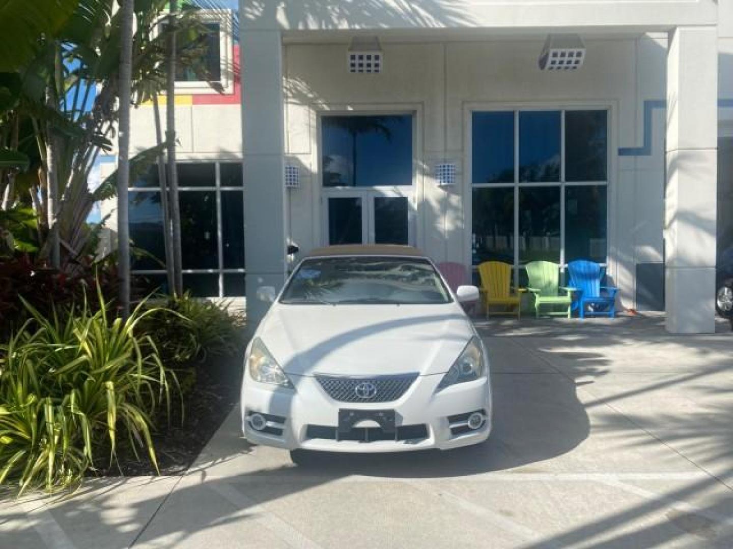 2007 Blizzard Pearl /Ivory Toyota Camry Solara SLE LOW MILES 59,911 SOFT TOP (4T1FA38P07U) with an 3.3L DOHC SMPI VVT-i 24-Valve V6 Engine engine, Automatic transmission, located at 4701 North Dixie Hwy, Pompano Beach, FL, 33064, (954) 422-2889, 26.240938, -80.123474 - OUR WEBPAGE FLORIDACARS1.COM HAS OVER 100 PHOTOS AND FREE CARFAX LINK 2007 TOYOTA CAMRY SOLARA SLE V6 VIN: 4T1FA38P07U119420 4 T 1 F A 3 8 P 0 7 U 1 1 9 4 2 0 CONVERTIBLE 3.3L V6 F DOHC 24V GASOLINE 29 MPG FRONT WHEEL DRIVE Features ABS Brakes Air Conditioning Alloy Wheels AM/FM Stereo Automatic Tra - Photo#26