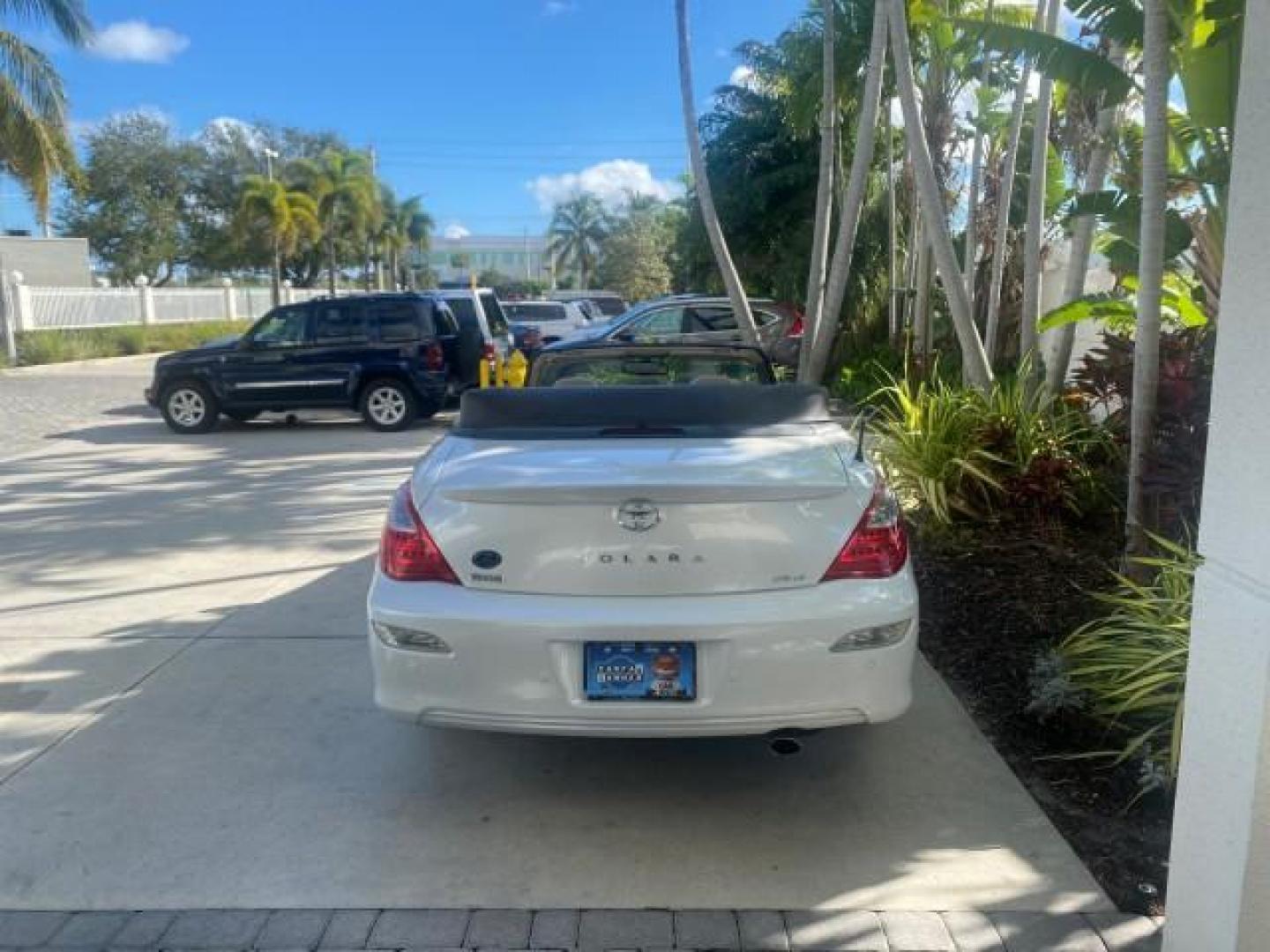 2007 Blizzard Pearl /Ivory Toyota Camry Solara SLE LOW MILES 59,911 SOFT TOP (4T1FA38P07U) with an 3.3L DOHC SMPI VVT-i 24-Valve V6 Engine engine, Automatic transmission, located at 4701 North Dixie Hwy, Pompano Beach, FL, 33064, (954) 422-2889, 26.240938, -80.123474 - OUR WEBPAGE FLORIDACARS1.COM HAS OVER 100 PHOTOS AND FREE CARFAX LINK 2007 TOYOTA CAMRY SOLARA SLE V6 VIN: 4T1FA38P07U119420 4 T 1 F A 3 8 P 0 7 U 1 1 9 4 2 0 CONVERTIBLE 3.3L V6 F DOHC 24V GASOLINE 29 MPG FRONT WHEEL DRIVE Features ABS Brakes Air Conditioning Alloy Wheels AM/FM Stereo Automatic Tra - Photo#42
