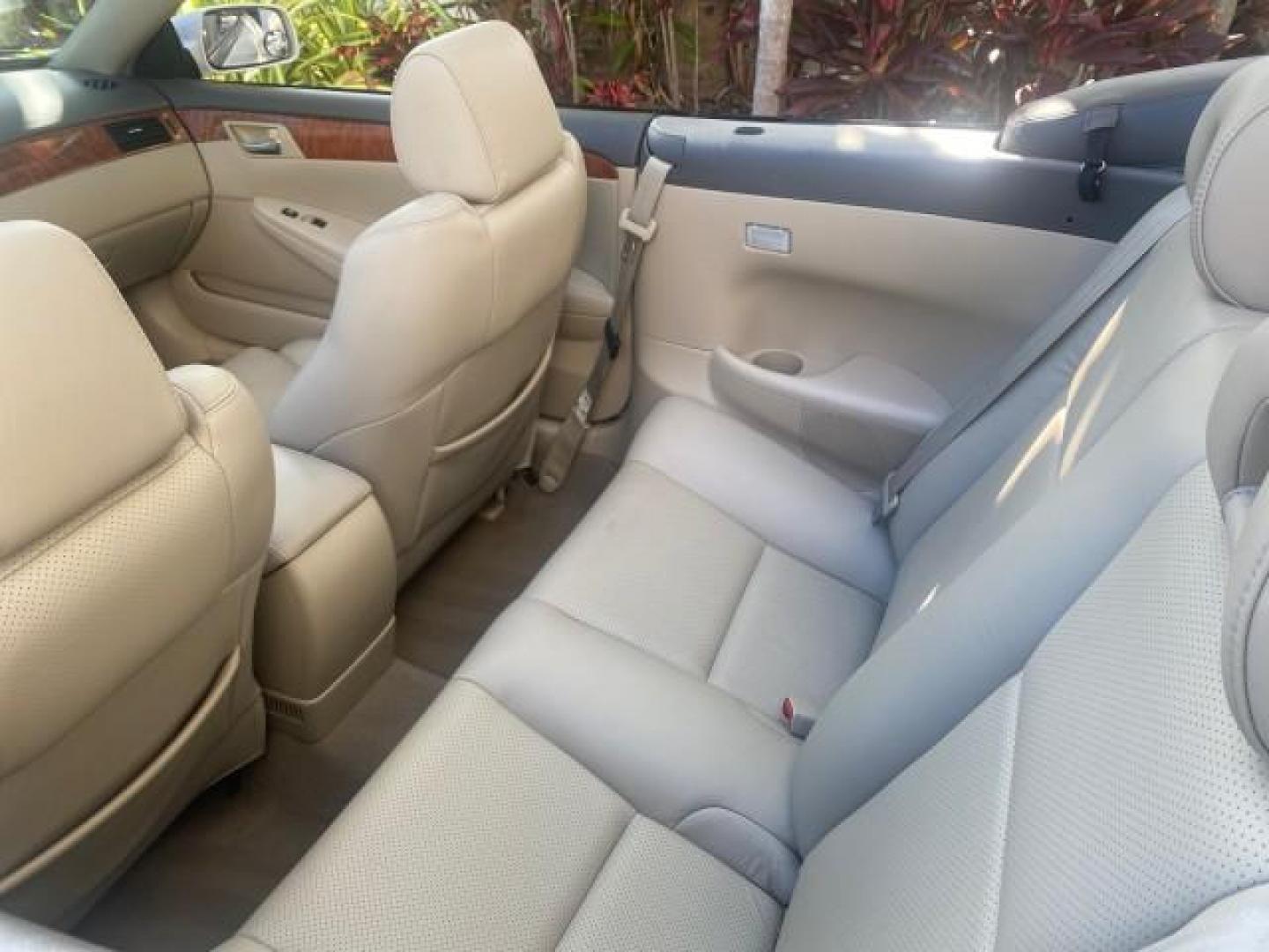 2007 Blizzard Pearl /Ivory Toyota Camry Solara SLE LOW MILES 59,911 SOFT TOP (4T1FA38P07U) with an 3.3L DOHC SMPI VVT-i 24-Valve V6 Engine engine, Automatic transmission, located at 4701 North Dixie Hwy, Pompano Beach, FL, 33064, (954) 422-2889, 26.240938, -80.123474 - OUR WEBPAGE FLORIDACARS1.COM HAS OVER 100 PHOTOS AND FREE CARFAX LINK 2007 TOYOTA CAMRY SOLARA SLE V6 VIN: 4T1FA38P07U119420 4 T 1 F A 3 8 P 0 7 U 1 1 9 4 2 0 CONVERTIBLE 3.3L V6 F DOHC 24V GASOLINE 29 MPG FRONT WHEEL DRIVE Features ABS Brakes Air Conditioning Alloy Wheels AM/FM Stereo Automatic Tra - Photo#47