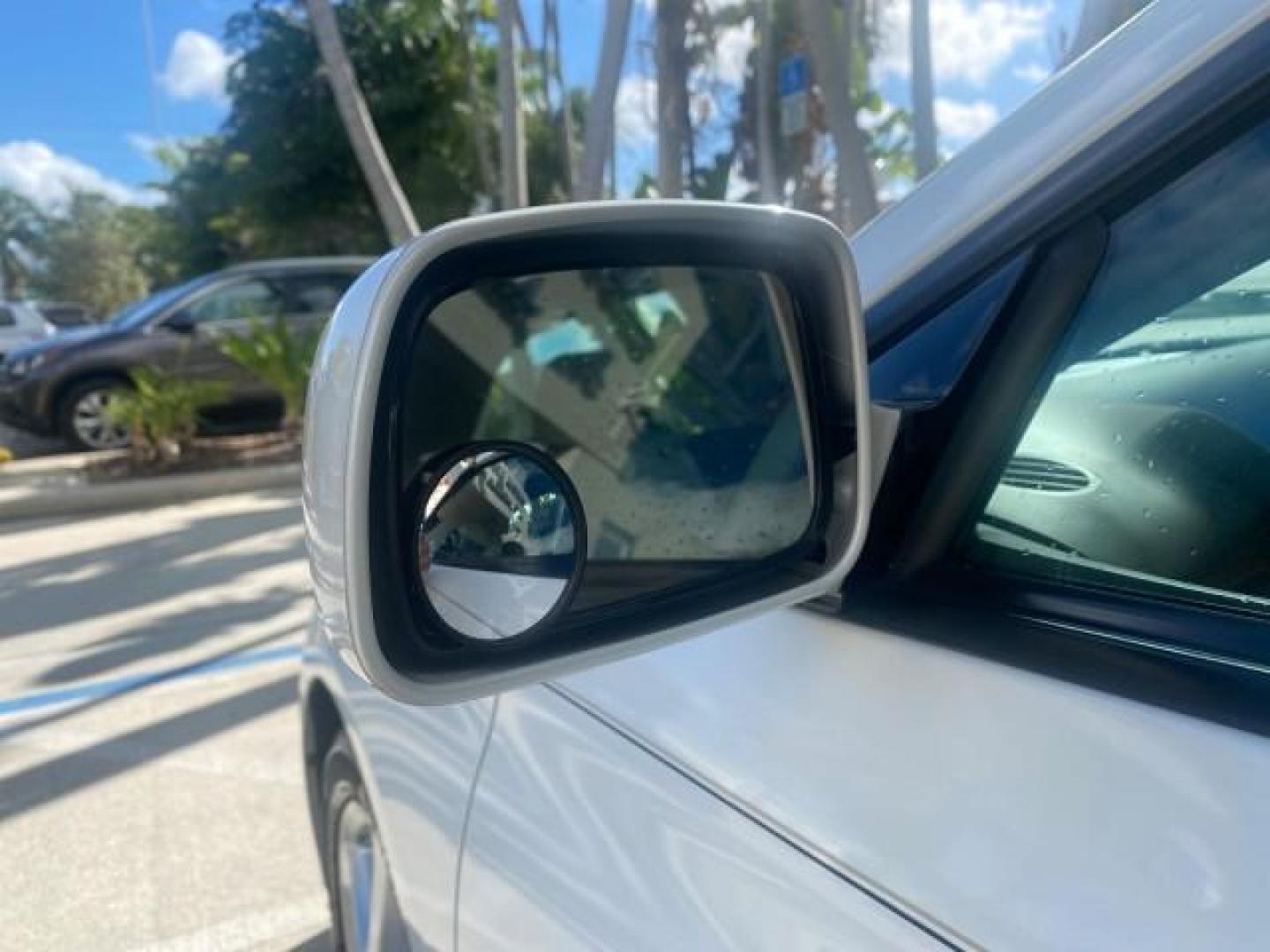 2007 Blizzard Pearl /Ivory Toyota Camry Solara SLE LOW MILES 59,911 SOFT TOP (4T1FA38P07U) with an 3.3L DOHC SMPI VVT-i 24-Valve V6 Engine engine, Automatic transmission, located at 4701 North Dixie Hwy, Pompano Beach, FL, 33064, (954) 422-2889, 26.240938, -80.123474 - OUR WEBPAGE FLORIDACARS1.COM HAS OVER 100 PHOTOS AND FREE CARFAX LINK 2007 TOYOTA CAMRY SOLARA SLE V6 VIN: 4T1FA38P07U119420 4 T 1 F A 3 8 P 0 7 U 1 1 9 4 2 0 CONVERTIBLE 3.3L V6 F DOHC 24V GASOLINE 29 MPG FRONT WHEEL DRIVE Features ABS Brakes Air Conditioning Alloy Wheels AM/FM Stereo Automatic Tra - Photo#64