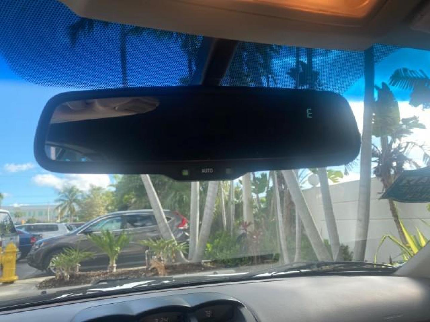 2007 Blizzard Pearl /Ivory Toyota Camry Solara SLE LOW MILES 59,911 SOFT TOP (4T1FA38P07U) with an 3.3L DOHC SMPI VVT-i 24-Valve V6 Engine engine, Automatic transmission, located at 4701 North Dixie Hwy, Pompano Beach, FL, 33064, (954) 422-2889, 26.240938, -80.123474 - OUR WEBPAGE FLORIDACARS1.COM HAS OVER 100 PHOTOS AND FREE CARFAX LINK 2007 TOYOTA CAMRY SOLARA SLE V6 VIN: 4T1FA38P07U119420 4 T 1 F A 3 8 P 0 7 U 1 1 9 4 2 0 CONVERTIBLE 3.3L V6 F DOHC 24V GASOLINE 29 MPG FRONT WHEEL DRIVE Features ABS Brakes Air Conditioning Alloy Wheels AM/FM Stereo Automatic Tra - Photo#90