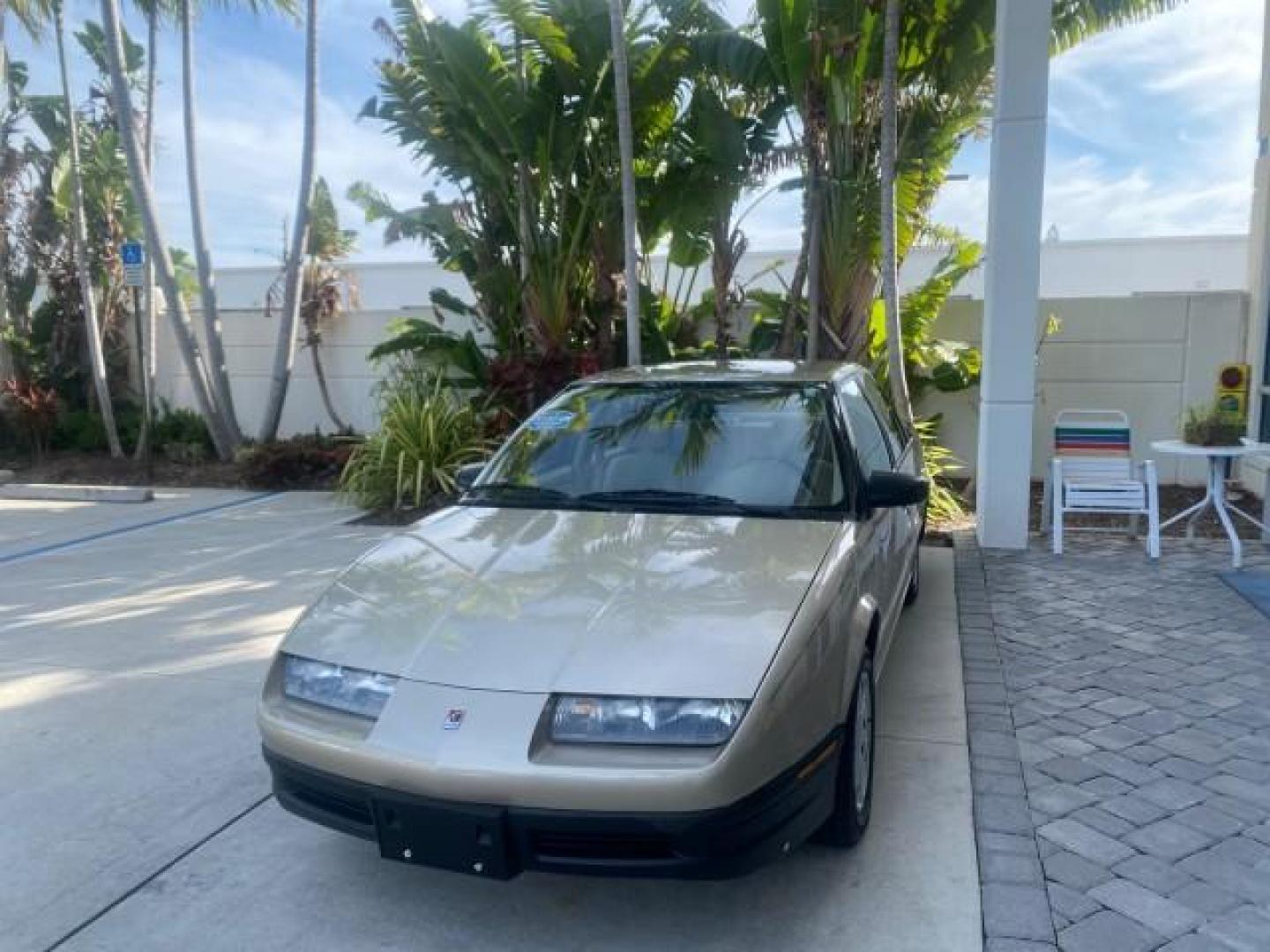 1995 Gold /Tan Saturn SL LOW MILES 70,805 (1G8ZH5282SZ) with an 1.9L 4-Cyl Engine engine, Automatic transmission, located at 4701 North Dixie Hwy, Pompano Beach, FL, 33064, (954) 422-2889, 26.240938, -80.123474 - OUR WEBPAGE FLORIDACARS1.COM HAS OVER 100 PHOTOS AND FREE CARFAX LINK 1995 SATURN S-SERIES SL1 ONE OF A KIND FIND DRIVES AMAZING VERY DEPENDABLE VIN: 1G8ZH5282SZ152130 1 G 8 Z H 5 2 8 2 S Z 1 5 2 1 3 0 SEDAN 4 DR 1.9L I4 F SOHC GASOLINE FRONT WHEEL DRIVE Features Air Conditioning AM/FM Stereo Automa - Photo#3