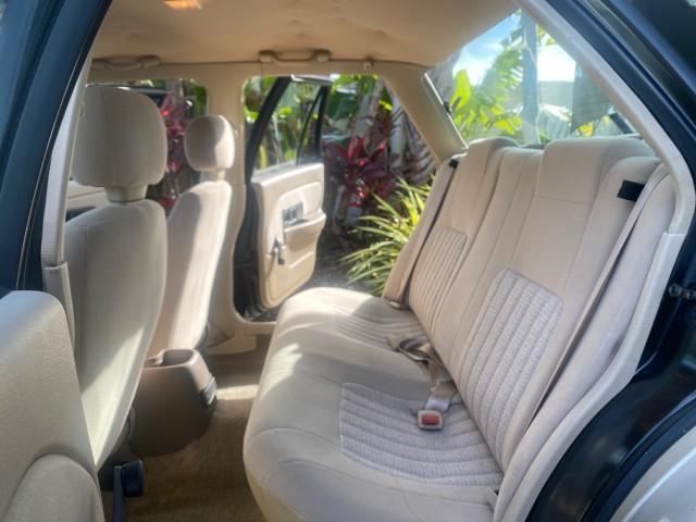 1995 Gold /Tan Saturn SL LOW MILES 70,805 (1G8ZH5282SZ) with an 1.9L 4-Cyl Engine engine, Automatic transmission, located at 4701 North Dixie Hwy, Pompano Beach, FL, 33064, (954) 422-2889, 26.240938, -80.123474 - OUR WEBPAGE FLORIDACARS1.COM HAS OVER 100 PHOTOS AND FREE CARFAX LINK 1995 SATURN S-SERIES SL1 ONE OF A KIND FIND DRIVES AMAZING VERY DEPENDABLE VIN: 1G8ZH5282SZ152130 1 G 8 Z H 5 2 8 2 S Z 1 5 2 1 3 0 SEDAN 4 DR 1.9L I4 F SOHC GASOLINE FRONT WHEEL DRIVE Features Air Conditioning AM/FM Stereo Automa - Photo#14