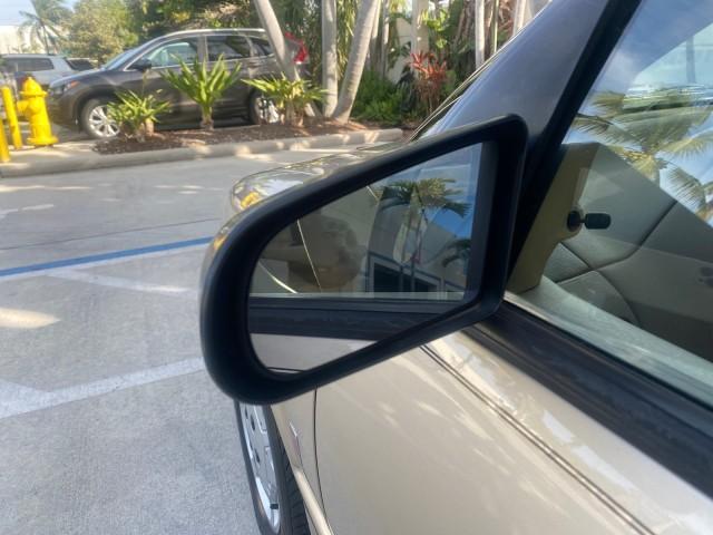 1995 Gold /Tan Saturn SL LOW MILES 70,805 (1G8ZH5282SZ) with an 1.9L 4-Cyl Engine engine, Automatic transmission, located at 4701 North Dixie Hwy, Pompano Beach, FL, 33064, (954) 422-2889, 26.240938, -80.123474 - OUR WEBPAGE FLORIDACARS1.COM HAS OVER 100 PHOTOS AND FREE CARFAX LINK 1995 SATURN S-SERIES SL1 ONE OF A KIND FIND DRIVES AMAZING VERY DEPENDABLE VIN: 1G8ZH5282SZ152130 1 G 8 Z H 5 2 8 2 S Z 1 5 2 1 3 0 SEDAN 4 DR 1.9L I4 F SOHC GASOLINE FRONT WHEEL DRIVE Features Air Conditioning AM/FM Stereo Automa - Photo#40