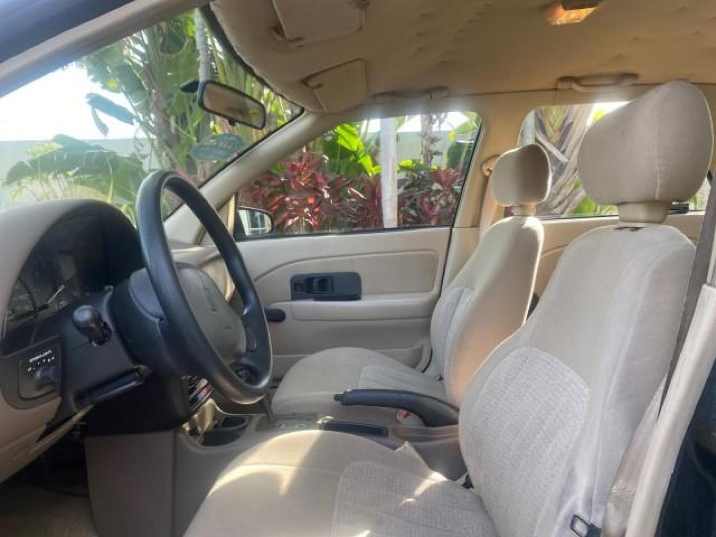 1995 Gold /Tan Saturn SL LOW MILES 70,805 (1G8ZH5282SZ) with an 1.9L 4-Cyl Engine engine, Automatic transmission, located at 4701 North Dixie Hwy, Pompano Beach, FL, 33064, (954) 422-2889, 26.240938, -80.123474 - OUR WEBPAGE FLORIDACARS1.COM HAS OVER 100 PHOTOS AND FREE CARFAX LINK 1995 SATURN S-SERIES SL1 ONE OF A KIND FIND DRIVES AMAZING VERY DEPENDABLE VIN: 1G8ZH5282SZ152130 1 G 8 Z H 5 2 8 2 S Z 1 5 2 1 3 0 SEDAN 4 DR 1.9L I4 F SOHC GASOLINE FRONT WHEEL DRIVE Features Air Conditioning AM/FM Stereo Automa - Photo#45