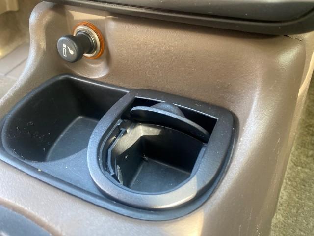 1995 Gold /Tan Saturn SL LOW MILES 70,805 (1G8ZH5282SZ) with an 1.9L 4-Cyl Engine engine, Automatic transmission, located at 4701 North Dixie Hwy, Pompano Beach, FL, 33064, (954) 422-2889, 26.240938, -80.123474 - OUR WEBPAGE FLORIDACARS1.COM HAS OVER 100 PHOTOS AND FREE CARFAX LINK 1995 SATURN S-SERIES SL1 ONE OF A KIND FIND DRIVES AMAZING VERY DEPENDABLE VIN: 1G8ZH5282SZ152130 1 G 8 Z H 5 2 8 2 S Z 1 5 2 1 3 0 SEDAN 4 DR 1.9L I4 F SOHC GASOLINE FRONT WHEEL DRIVE Features Air Conditioning AM/FM Stereo Automa - Photo#60