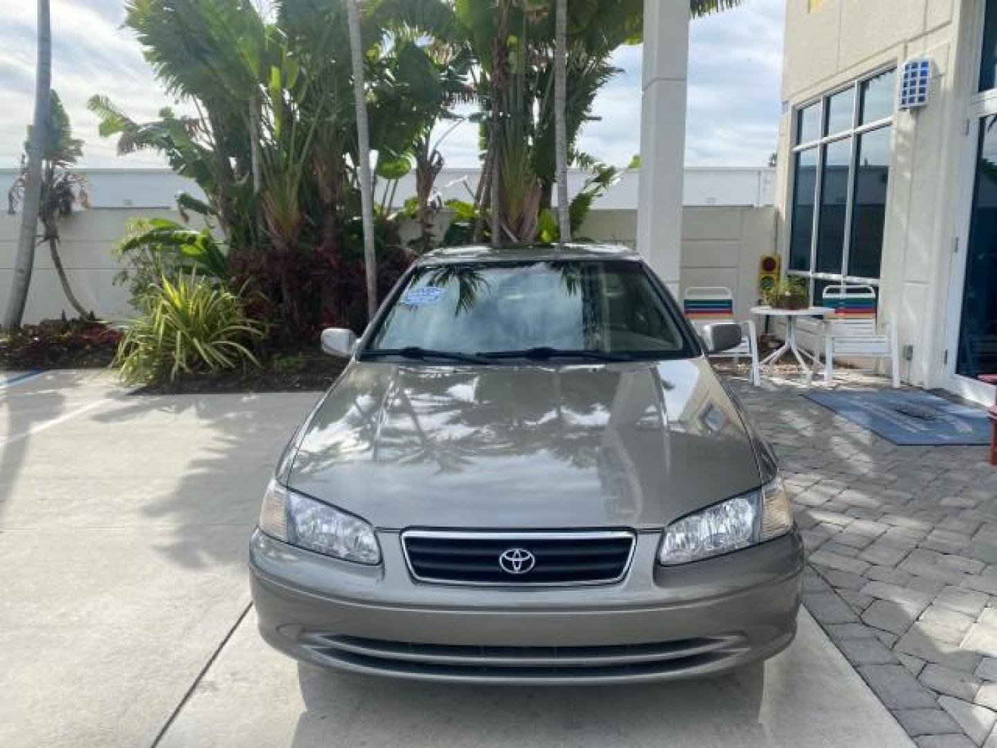 2000 Cashmere Beige Metallic /Oak Toyota Camry LE LOW MILES 63,706 SUNROOF (4T1BG22K1YU) with an 2.2L Twin-Cam EFI 16-Valve 4-Cyl Engine engine, Automatic transmission, located at 4701 North Dixie Hwy, Pompano Beach, FL, 33064, (954) 422-2889, 26.240938, -80.123474 - OUR WEBPAGE FLORIDACARS1.COM HAS OVER 100 PHOTOS AND FREE CARFAX LINK 2000 TOYOTA CAMRY LE LEATHER SUNROOF 4 CYNL LOADED ONE OF THE MOST DEPENDABLE CARS EVER BUILT VIN: 4T1BG22K1YU715920 4 T 1 B G 2 2 K 1 Y U 7 1 5 9 2 0 SEDAN 4 DR 2.2L I4 F 16V GASOLINE 30 MPG FRONT WHEEL DRIVE Features Air Conditi - Photo#2
