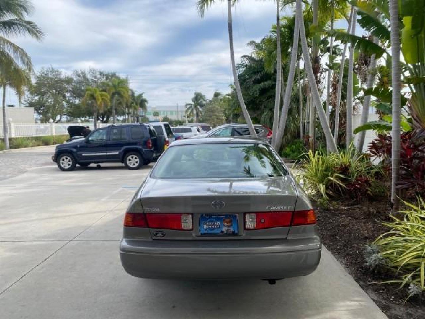 2000 Cashmere Beige Metallic /Oak Toyota Camry LE LOW MILES 63,706 SUNROOF (4T1BG22K1YU) with an 2.2L Twin-Cam EFI 16-Valve 4-Cyl Engine engine, Automatic transmission, located at 4701 North Dixie Hwy, Pompano Beach, FL, 33064, (954) 422-2889, 26.240938, -80.123474 - OUR WEBPAGE FLORIDACARS1.COM HAS OVER 100 PHOTOS AND FREE CARFAX LINK 2000 TOYOTA CAMRY LE LEATHER SUNROOF 4 CYNL LOADED ONE OF THE MOST DEPENDABLE CARS EVER BUILT VIN: 4T1BG22K1YU715920 4 T 1 B G 2 2 K 1 Y U 7 1 5 9 2 0 SEDAN 4 DR 2.2L I4 F 16V GASOLINE 30 MPG FRONT WHEEL DRIVE Features Air Conditi - Photo#6