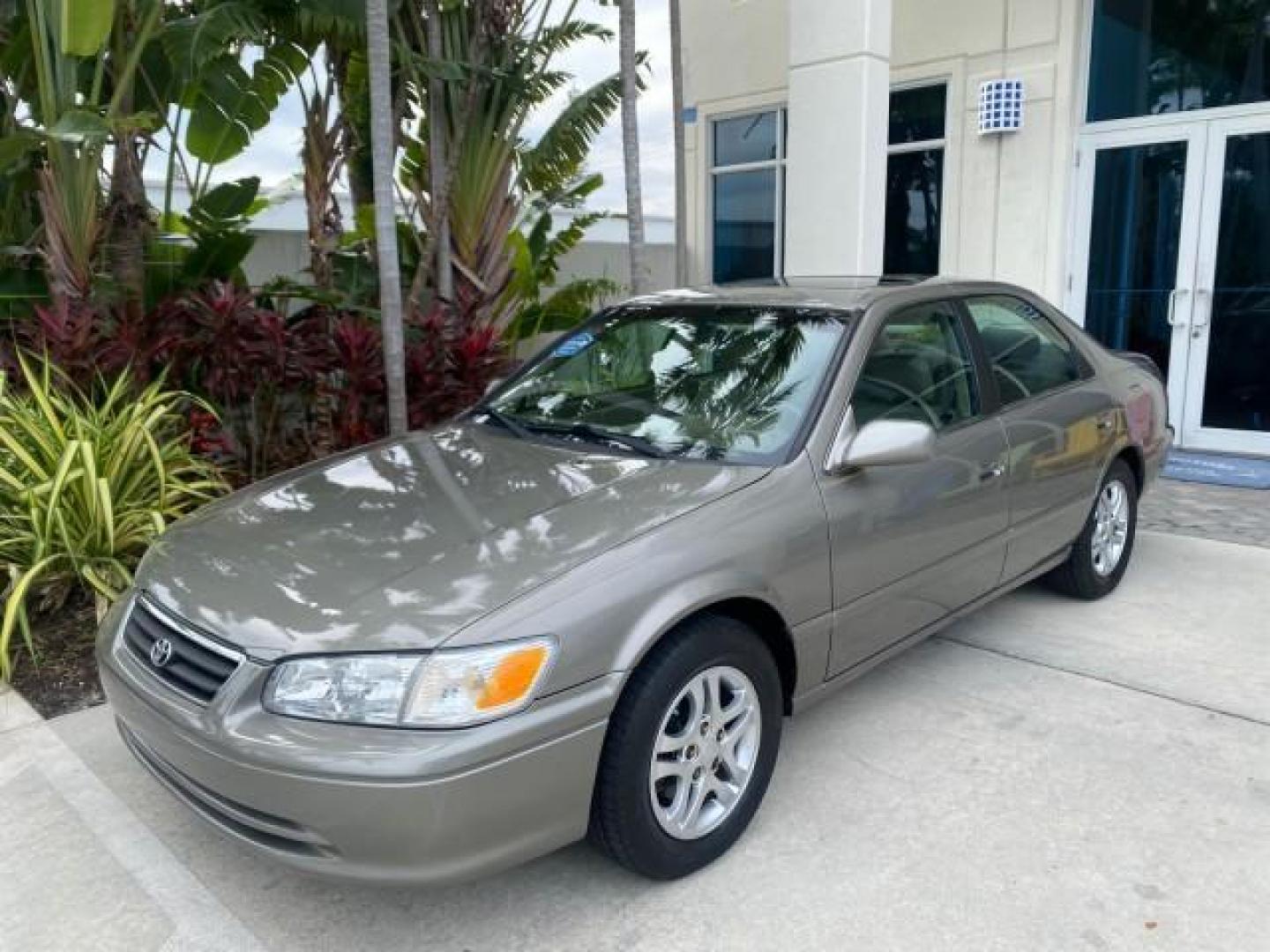 2000 Cashmere Beige Metallic /Oak Toyota Camry LE LOW MILES 63,706 SUNROOF (4T1BG22K1YU) with an 2.2L Twin-Cam EFI 16-Valve 4-Cyl Engine engine, Automatic transmission, located at 4701 North Dixie Hwy, Pompano Beach, FL, 33064, (954) 422-2889, 26.240938, -80.123474 - OUR WEBPAGE FLORIDACARS1.COM HAS OVER 100 PHOTOS AND FREE CARFAX LINK 2000 TOYOTA CAMRY LE LEATHER SUNROOF 4 CYNL LOADED ONE OF THE MOST DEPENDABLE CARS EVER BUILT VIN: 4T1BG22K1YU715920 4 T 1 B G 2 2 K 1 Y U 7 1 5 9 2 0 SEDAN 4 DR 2.2L I4 F 16V GASOLINE 30 MPG FRONT WHEEL DRIVE Features Air Conditi - Photo#30