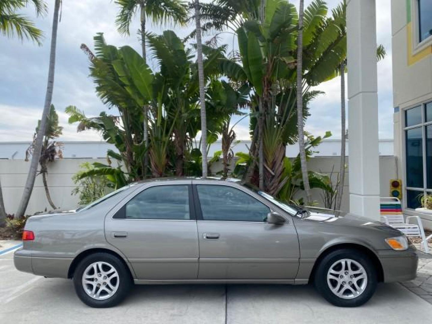 2000 Cashmere Beige Metallic /Oak Toyota Camry LE LOW MILES 63,706 SUNROOF (4T1BG22K1YU) with an 2.2L Twin-Cam EFI 16-Valve 4-Cyl Engine engine, Automatic transmission, located at 4701 North Dixie Hwy, Pompano Beach, FL, 33064, (954) 422-2889, 26.240938, -80.123474 - OUR WEBPAGE FLORIDACARS1.COM HAS OVER 100 PHOTOS AND FREE CARFAX LINK 2000 TOYOTA CAMRY LE LEATHER SUNROOF 4 CYNL LOADED ONE OF THE MOST DEPENDABLE CARS EVER BUILT VIN: 4T1BG22K1YU715920 4 T 1 B G 2 2 K 1 Y U 7 1 5 9 2 0 SEDAN 4 DR 2.2L I4 F 16V GASOLINE 30 MPG FRONT WHEEL DRIVE Features Air Conditi - Photo#94