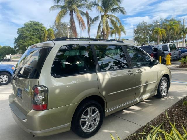2004 Cosmic Sand Metallic /Beige/Black Mazda MPV LX LOW MILES 62,740 (JM3LW28J340) with an 3.0L DOHC MPFI 24-Valve V6 Engine engine, Automatic transmission, located at 4701 North Dixie Hwy, Pompano Beach, FL, 33064, (954) 422-2889, 26.240938, -80.123474 - OUR WEBPAGE FLORIDACARS1.COM HAS OVER 100 PHOTOS AND FREE CARFAX LINK 2004 MAZDA MPV LX VIN: JM3LW28J340519237 J M 3 L W 2 8 J 3 4 0 5 1 9 2 3 7 VAN 3.0L V6 F GASOLINE 25 MPG FRONT WHEEL DRIVE Features ABS Brakes Air Conditioning Alloy Wheels AM/FM Stereo Automatic Transmission CD Audio Cloth Seats - Photo#7