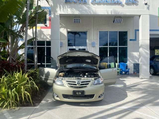 2004 Cosmic Sand Metallic /Beige/Black Mazda MPV LX LOW MILES 62,740 (JM3LW28J340) with an 3.0L DOHC MPFI 24-Valve V6 Engine engine, Automatic transmission, located at 4701 North Dixie Hwy, Pompano Beach, FL, 33064, (954) 422-2889, 26.240938, -80.123474 - OUR WEBPAGE FLORIDACARS1.COM HAS OVER 100 PHOTOS AND FREE CARFAX LINK 2004 MAZDA MPV LX VIN: JM3LW28J340519237 J M 3 L W 2 8 J 3 4 0 5 1 9 2 3 7 VAN 3.0L V6 F GASOLINE 25 MPG FRONT WHEEL DRIVE Features ABS Brakes Air Conditioning Alloy Wheels AM/FM Stereo Automatic Transmission CD Audio Cloth Seats - Photo#16
