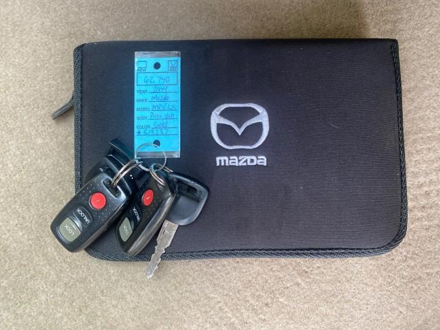 2004 Cosmic Sand Metallic /Beige/Black Mazda MPV LX LOW MILES 62,740 (JM3LW28J340) with an 3.0L DOHC MPFI 24-Valve V6 Engine engine, Automatic transmission, located at 4701 North Dixie Hwy, Pompano Beach, FL, 33064, (954) 422-2889, 26.240938, -80.123474 - OUR WEBPAGE FLORIDACARS1.COM HAS OVER 100 PHOTOS AND FREE CARFAX LINK 2004 MAZDA MPV LX VIN: JM3LW28J340519237 J M 3 L W 2 8 J 3 4 0 5 1 9 2 3 7 VAN 3.0L V6 F GASOLINE 25 MPG FRONT WHEEL DRIVE Features ABS Brakes Air Conditioning Alloy Wheels AM/FM Stereo Automatic Transmission CD Audio Cloth Seats - Photo#23