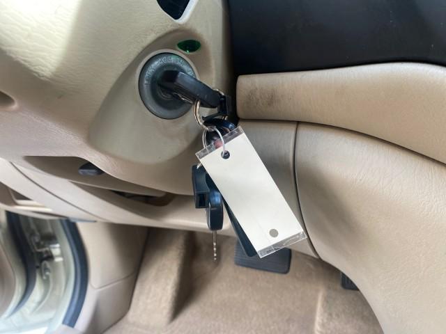 2004 Cosmic Sand Metallic /Beige/Black Mazda MPV LX LOW MILES 62,740 (JM3LW28J340) with an 3.0L DOHC MPFI 24-Valve V6 Engine engine, Automatic transmission, located at 4701 North Dixie Hwy, Pompano Beach, FL, 33064, (954) 422-2889, 26.240938, -80.123474 - OUR WEBPAGE FLORIDACARS1.COM HAS OVER 100 PHOTOS AND FREE CARFAX LINK 2004 MAZDA MPV LX VIN: JM3LW28J340519237 J M 3 L W 2 8 J 3 4 0 5 1 9 2 3 7 VAN 3.0L V6 F GASOLINE 25 MPG FRONT WHEEL DRIVE Features ABS Brakes Air Conditioning Alloy Wheels AM/FM Stereo Automatic Transmission CD Audio Cloth Seats - Photo#55