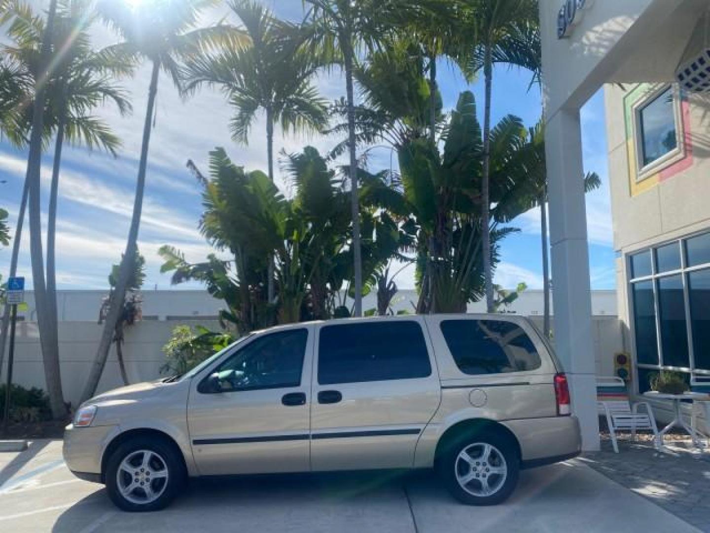 2007 Gold Mist Metallic /Cashmere Chevrolet Uplander LS LOW MILES 46,982 VAN (1GNDV23137D) with an 3.9L V6 SFI Engine engine, Automatic transmission, located at 4701 North Dixie Hwy, Pompano Beach, FL, 33064, (954) 422-2889, 26.240938, -80.123474 - OUR WEBPAGE FLORIDACARS1.COM HAS OVER 100 PHOTOS AND FREE CARFAX LINK 2007 CHEVROLET UPLANDER LS 7 PASSENGER VIN: 1GNDV23137D200271 1 G N D V 2 3 1 3 7 D 2 0 0 2 7 1 VAN 3.9L V6 F GASOLINE 25 MPG FRONT WHEEL DRIVE Features ABS Brakes Air Conditioning Alloy Wheels AM/FM Stereo Automatic Transmission- Photo#4