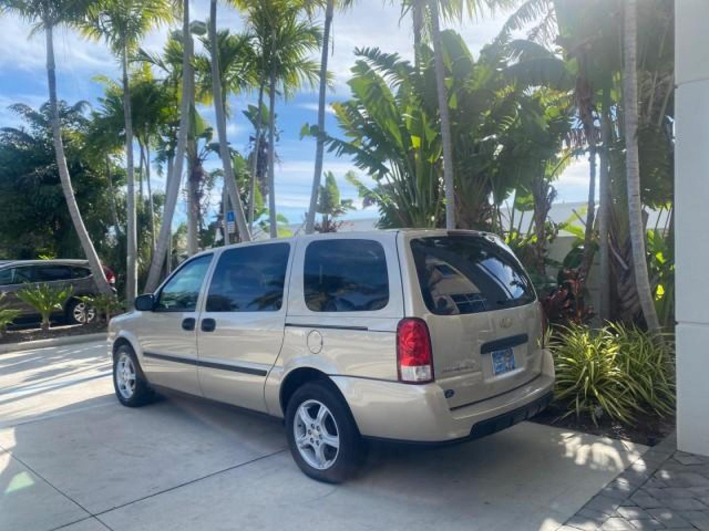 2007 Gold Mist Metallic /Cashmere Chevrolet Uplander LS LOW MILES 46,982 VAN (1GNDV23137D) with an 3.9L V6 SFI Engine engine, Automatic transmission, located at 4701 North Dixie Hwy, Pompano Beach, FL, 33064, (954) 422-2889, 26.240938, -80.123474 - OUR WEBPAGE FLORIDACARS1.COM HAS OVER 100 PHOTOS AND FREE CARFAX LINK 2007 CHEVROLET UPLANDER LS 7 PASSENGER VIN: 1GNDV23137D200271 1 G N D V 2 3 1 3 7 D 2 0 0 2 7 1 VAN 3.9L V6 F GASOLINE 25 MPG FRONT WHEEL DRIVE Features ABS Brakes Air Conditioning Alloy Wheels AM/FM Stereo Automatic Transmission- Photo#5