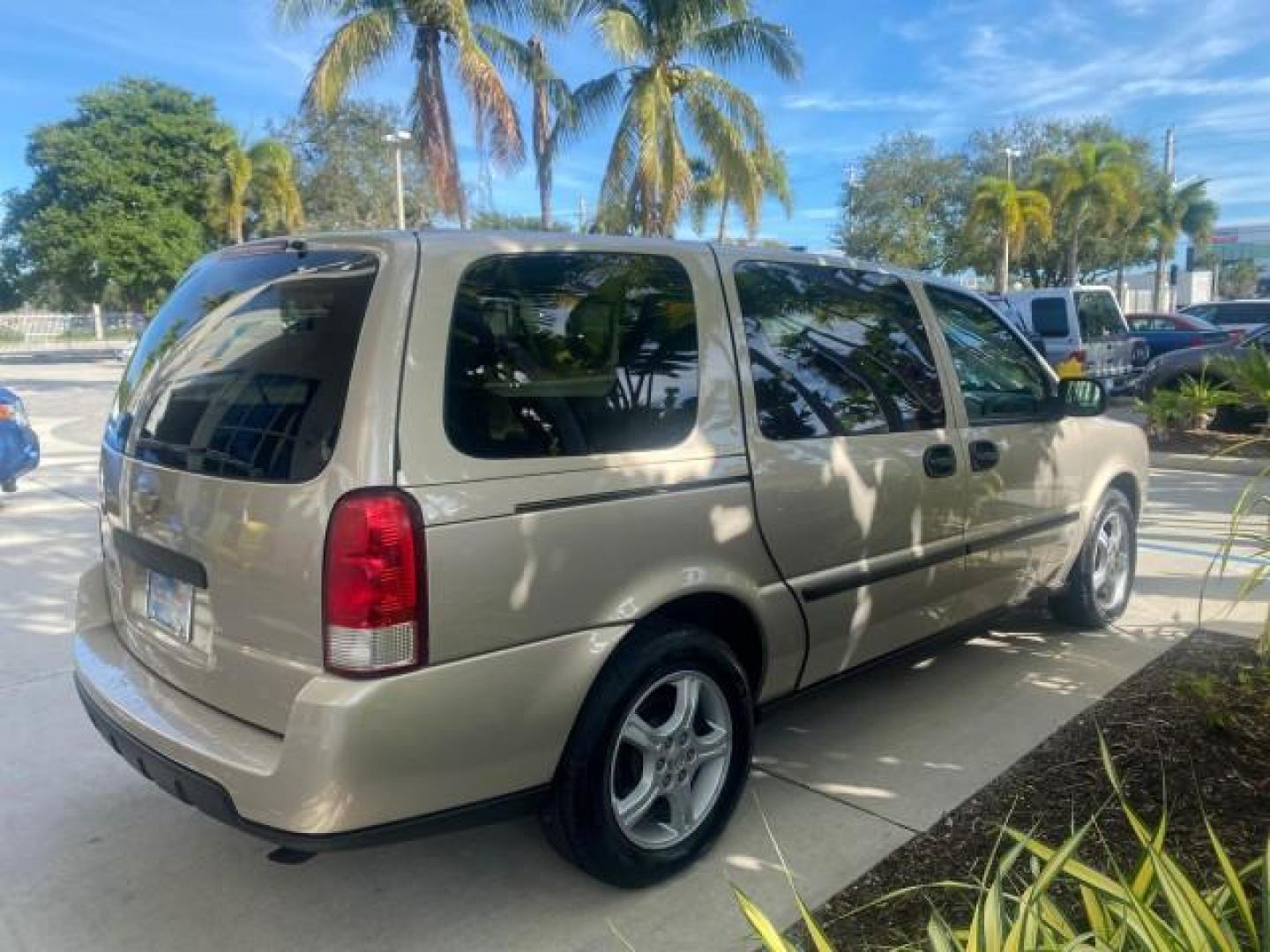 2007 Gold Mist Metallic /Cashmere Chevrolet Uplander LS LOW MILES 46,982 VAN (1GNDV23137D) with an 3.9L V6 SFI Engine engine, Automatic transmission, located at 4701 North Dixie Hwy, Pompano Beach, FL, 33064, (954) 422-2889, 26.240938, -80.123474 - OUR WEBPAGE FLORIDACARS1.COM HAS OVER 100 PHOTOS AND FREE CARFAX LINK 2007 CHEVROLET UPLANDER LS 7 PASSENGER VIN: 1GNDV23137D200271 1 G N D V 2 3 1 3 7 D 2 0 0 2 7 1 VAN 3.9L V6 F GASOLINE 25 MPG FRONT WHEEL DRIVE Features ABS Brakes Air Conditioning Alloy Wheels AM/FM Stereo Automatic Transmission- Photo#7
