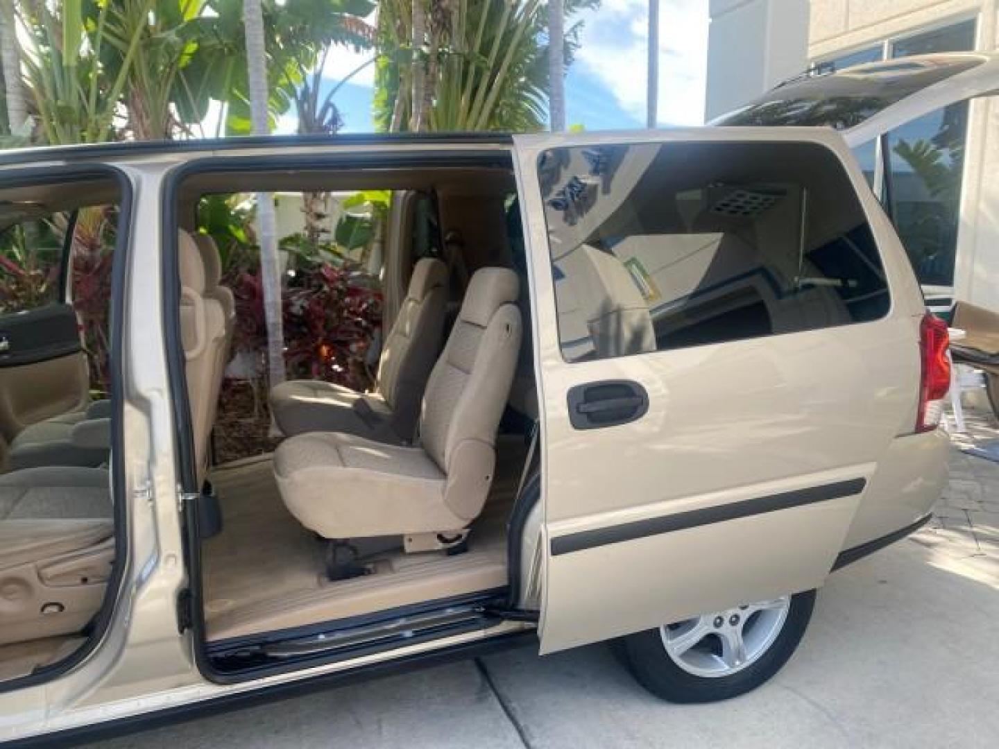 2007 Gold Mist Metallic /Cashmere Chevrolet Uplander LS LOW MILES 46,982 VAN (1GNDV23137D) with an 3.9L V6 SFI Engine engine, Automatic transmission, located at 4701 North Dixie Hwy, Pompano Beach, FL, 33064, (954) 422-2889, 26.240938, -80.123474 - OUR WEBPAGE FLORIDACARS1.COM HAS OVER 100 PHOTOS AND FREE CARFAX LINK 2007 CHEVROLET UPLANDER LS 7 PASSENGER VIN: 1GNDV23137D200271 1 G N D V 2 3 1 3 7 D 2 0 0 2 7 1 VAN 3.9L V6 F GASOLINE 25 MPG FRONT WHEEL DRIVE Features ABS Brakes Air Conditioning Alloy Wheels AM/FM Stereo Automatic Transmission- Photo#13