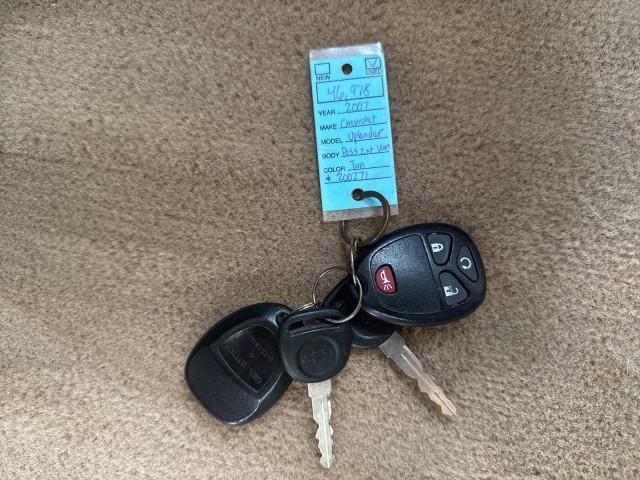 2007 Desert Brown Metallic /Cashmere Chevrolet Uplander LS LOW MILES 46,982 (1GNDV23137D) with an 3.9L V6 SFI Engine engine, Automatic transmission, located at 4701 North Dixie Hwy, Pompano Beach, FL, 33064, (954) 422-2889, 26.240938, -80.123474 - OUR WEBPAGE FLORIDACARS1.COM HAS OVER 100 PHOTOS AND FREE CARFAX LINK 2007 CHEVROLET UPLANDER LS 7 PASSENGER VIN: 1GNDV23137D200271 1 G N D V 2 3 1 3 7 D 2 0 0 2 7 1 VAN 3.9L V6 F GASOLINE 25 MPG FRONT WHEEL DRIVE Features ABS Brakes Air Conditioning Alloy Wheels AM/FM Stereo Automatic Transmission - Photo#23