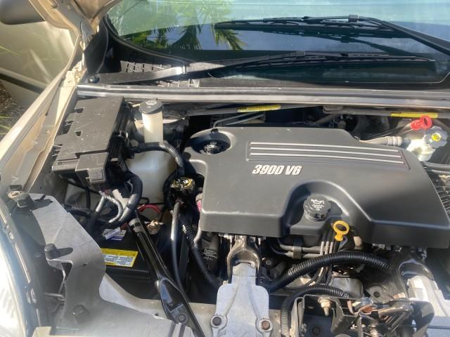 2007 Desert Brown Metallic /Cashmere Chevrolet Uplander LS LOW MILES 46,982 (1GNDV23137D) with an 3.9L V6 SFI Engine engine, Automatic transmission, located at 4701 North Dixie Hwy, Pompano Beach, FL, 33064, (954) 422-2889, 26.240938, -80.123474 - OUR WEBPAGE FLORIDACARS1.COM HAS OVER 100 PHOTOS AND FREE CARFAX LINK 2007 CHEVROLET UPLANDER LS 7 PASSENGER VIN: 1GNDV23137D200271 1 G N D V 2 3 1 3 7 D 2 0 0 2 7 1 VAN 3.9L V6 F GASOLINE 25 MPG FRONT WHEEL DRIVE Features ABS Brakes Air Conditioning Alloy Wheels AM/FM Stereo Automatic Transmission - Photo#24